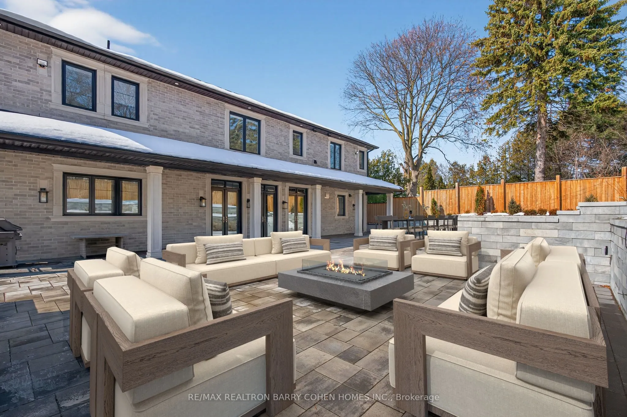 118 Laurentide Drive