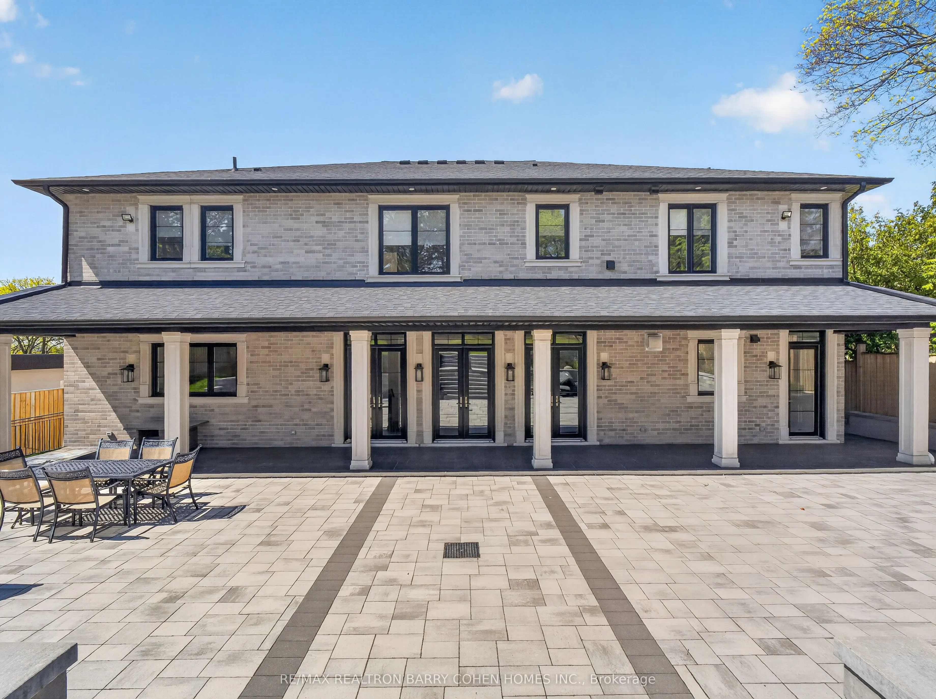 118 Laurentide Drive