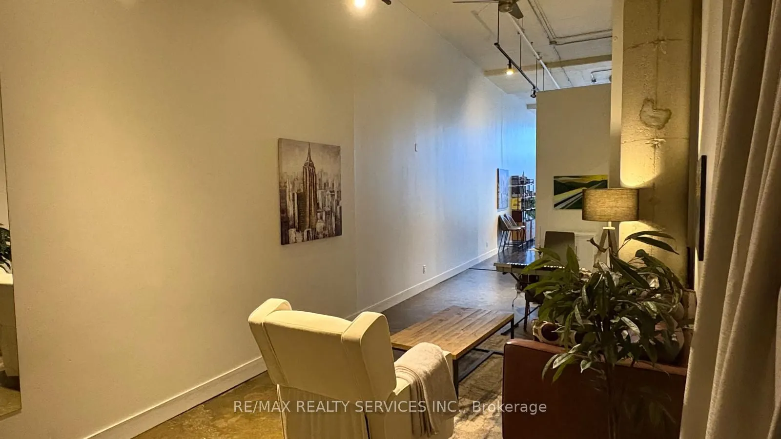 90 Sumach Street #406