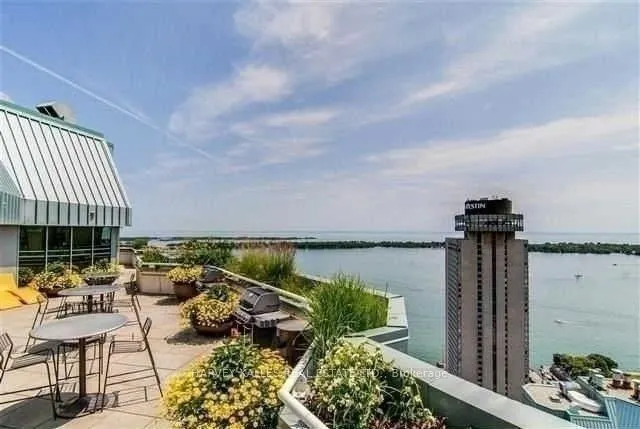 10 Yonge Street #705