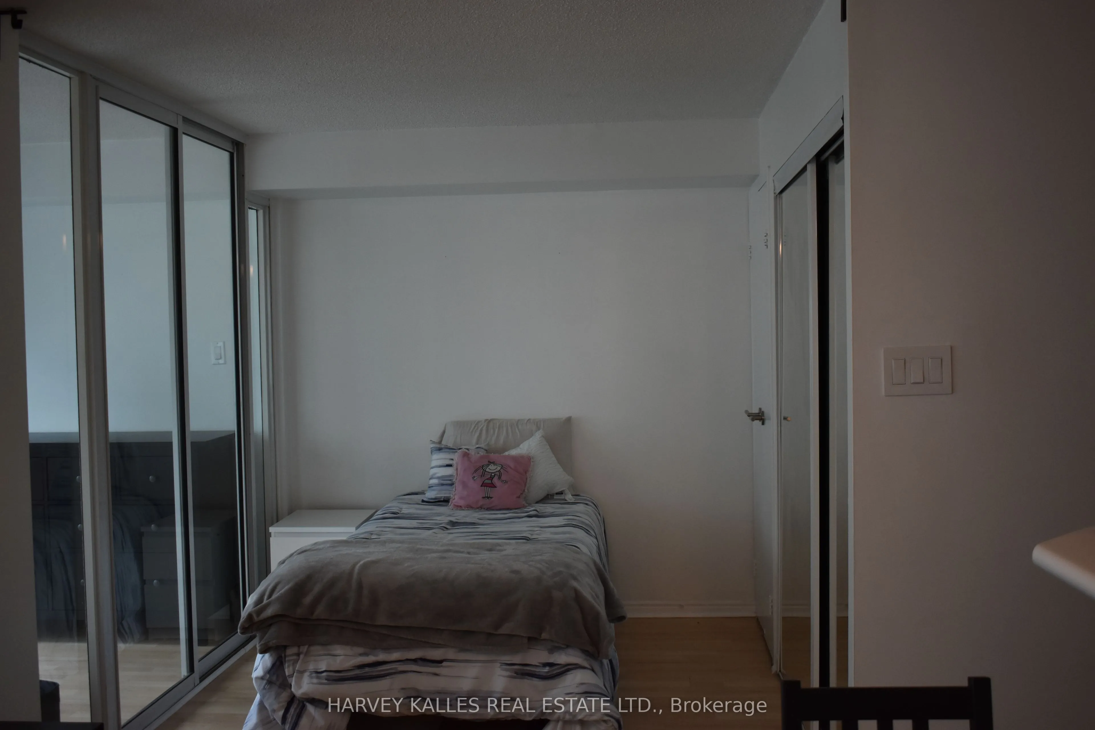 10 Yonge Street #705