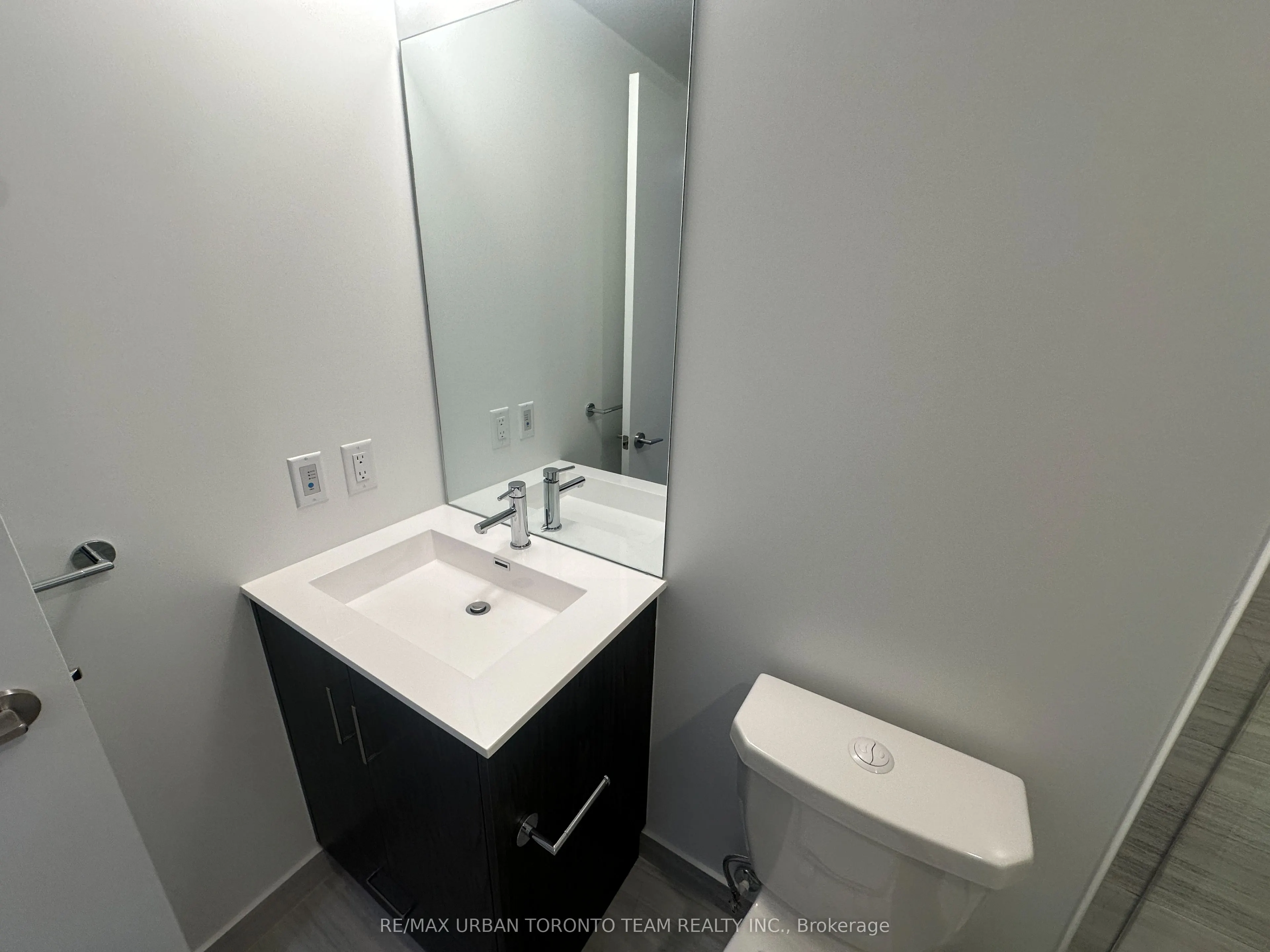 180 Front Street E #706