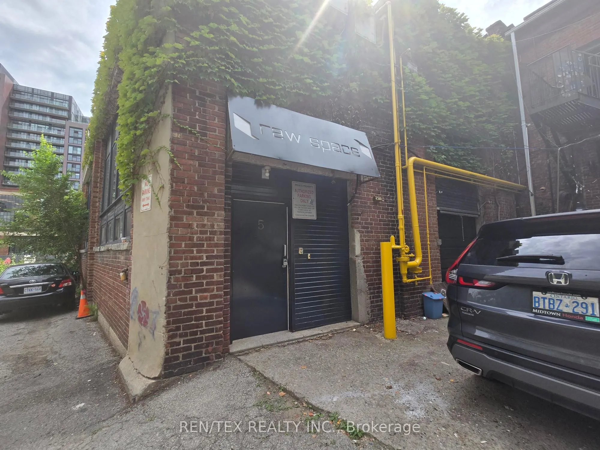 221 Sterling Road E #05