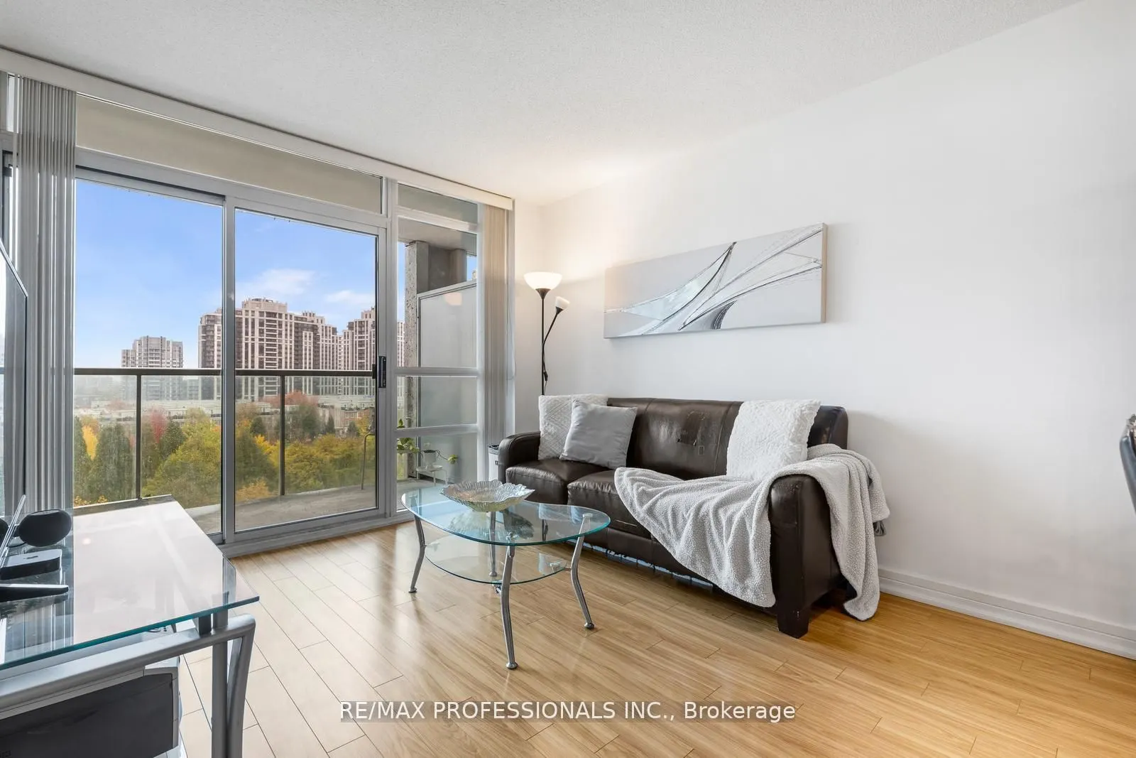 18 Harrison Garden Boulevard #706