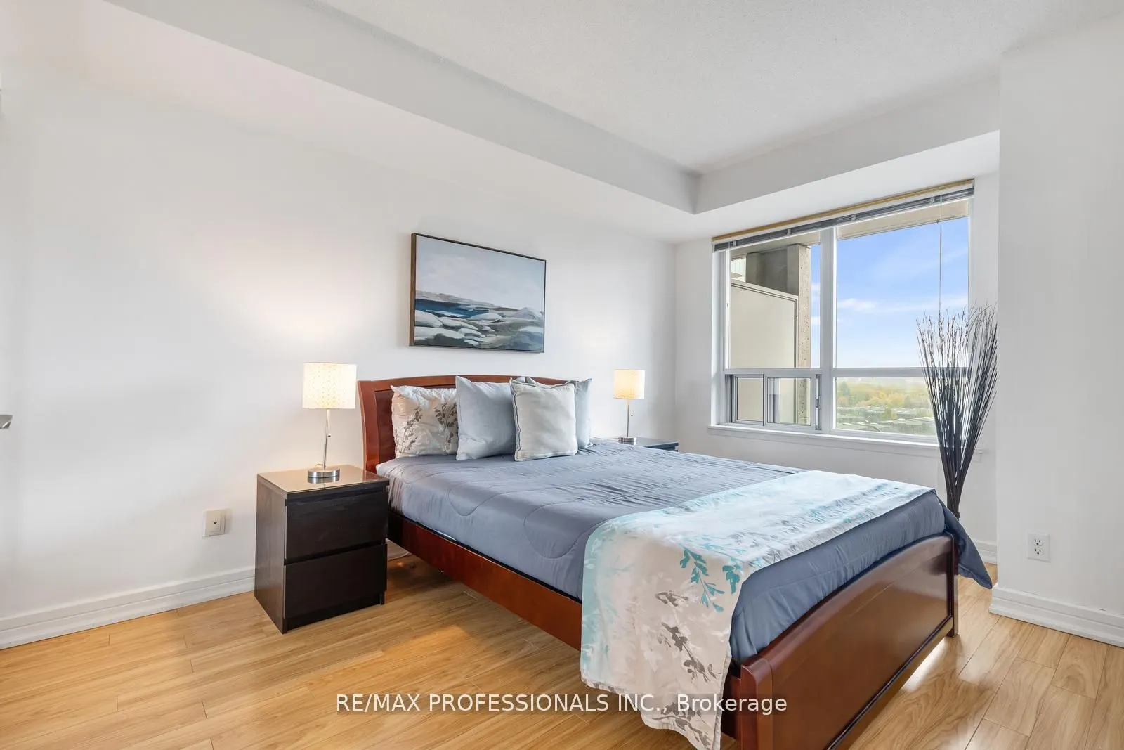 18 Harrison Garden Boulevard #706