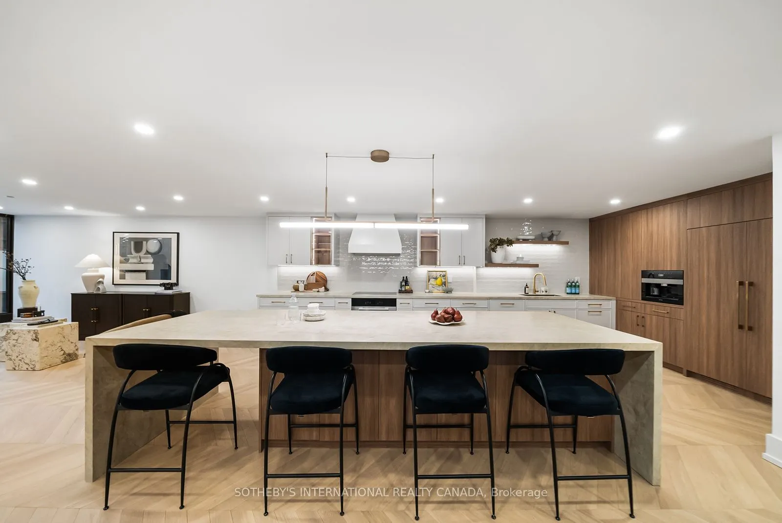 110 Bloor Street W #1009