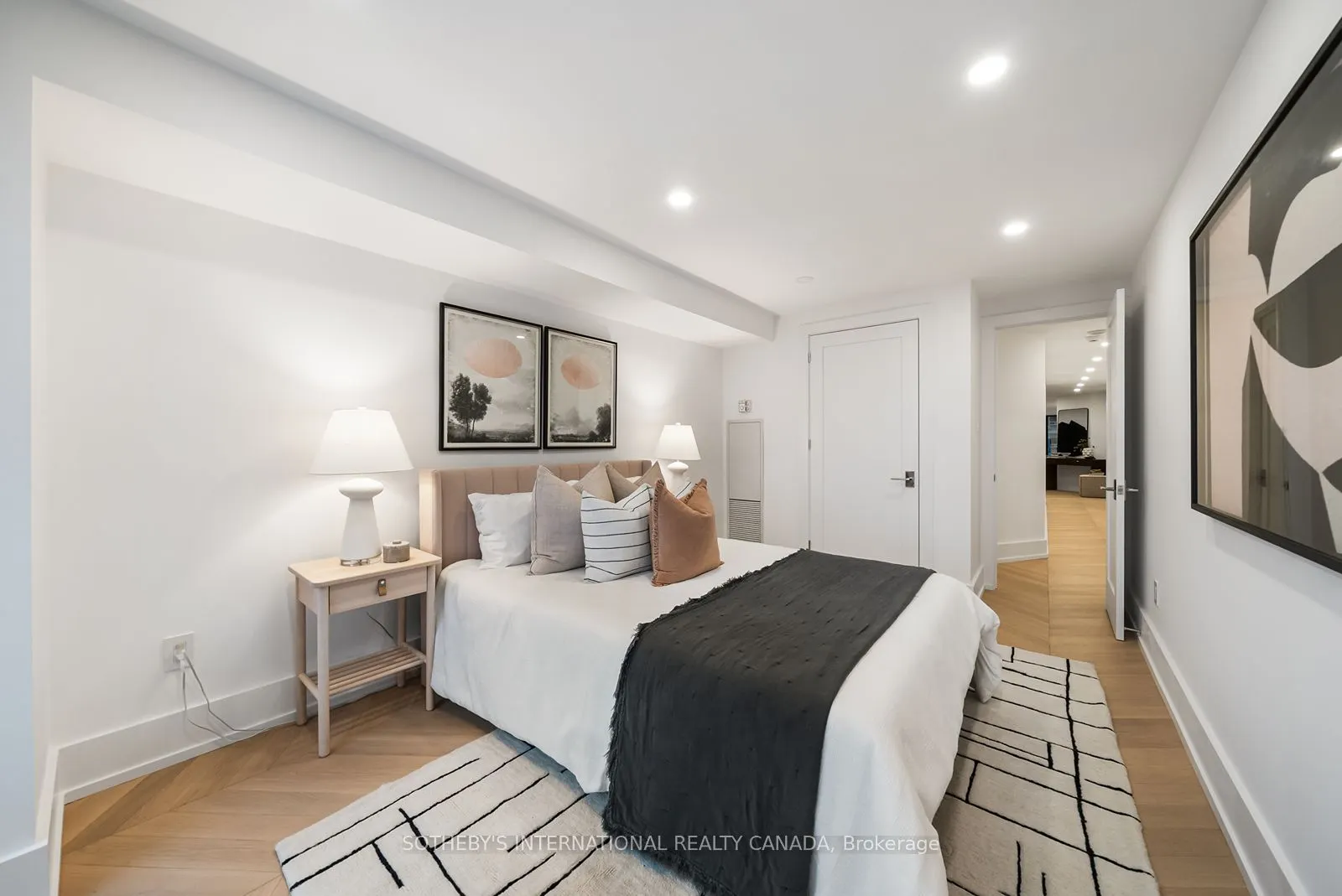 110 Bloor Street W #1009