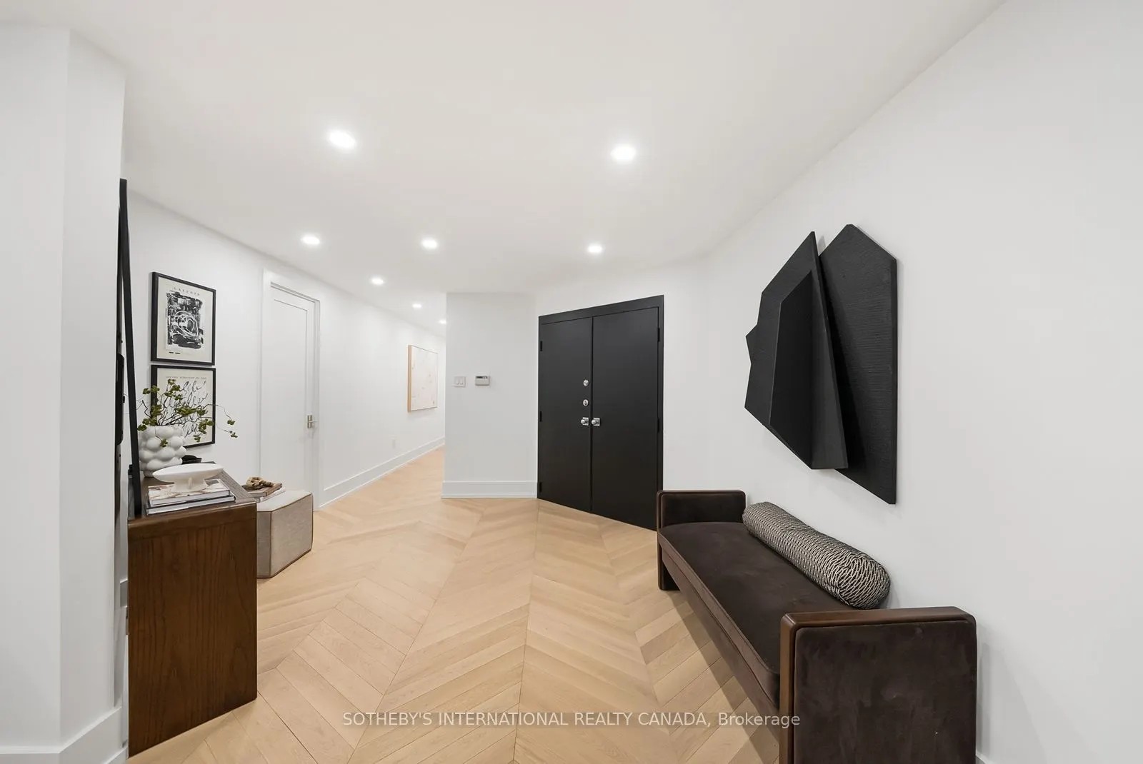 110 Bloor Street W #1009