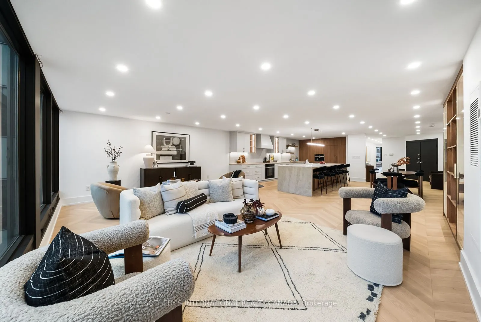 110 Bloor Street W #1009
