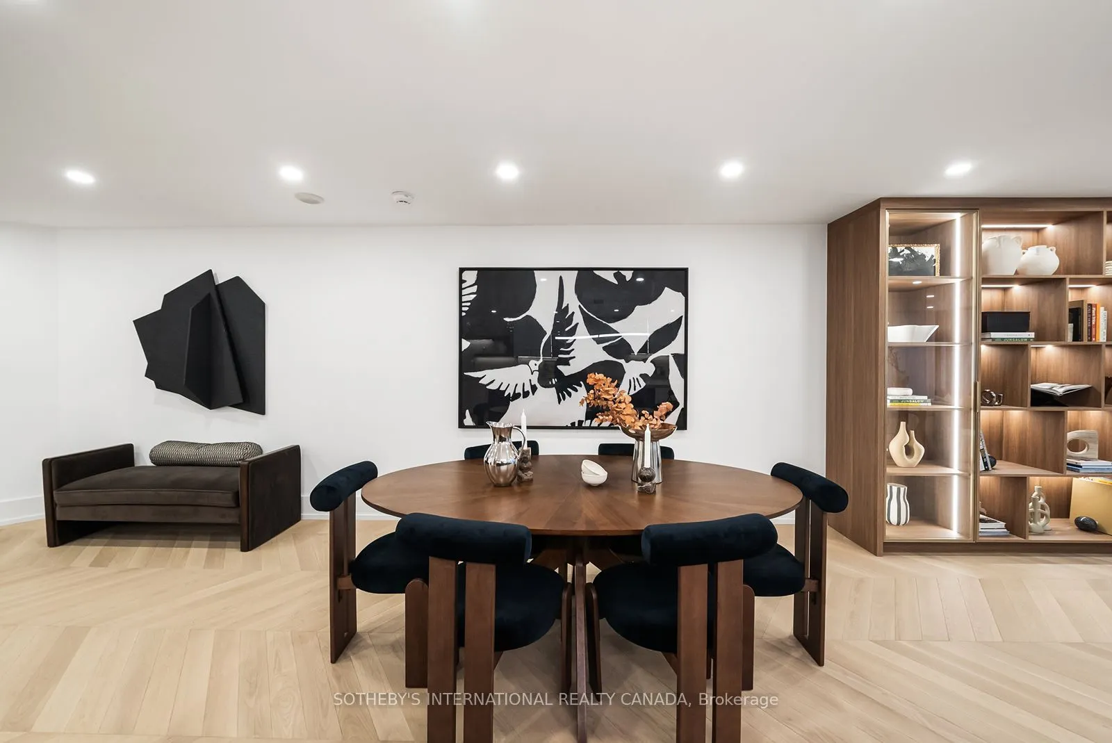 110 Bloor Street W #1009