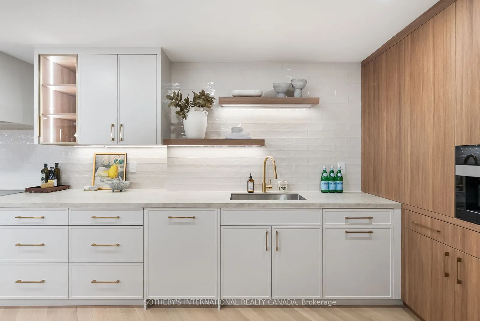 110 Bloor Street W #1009
