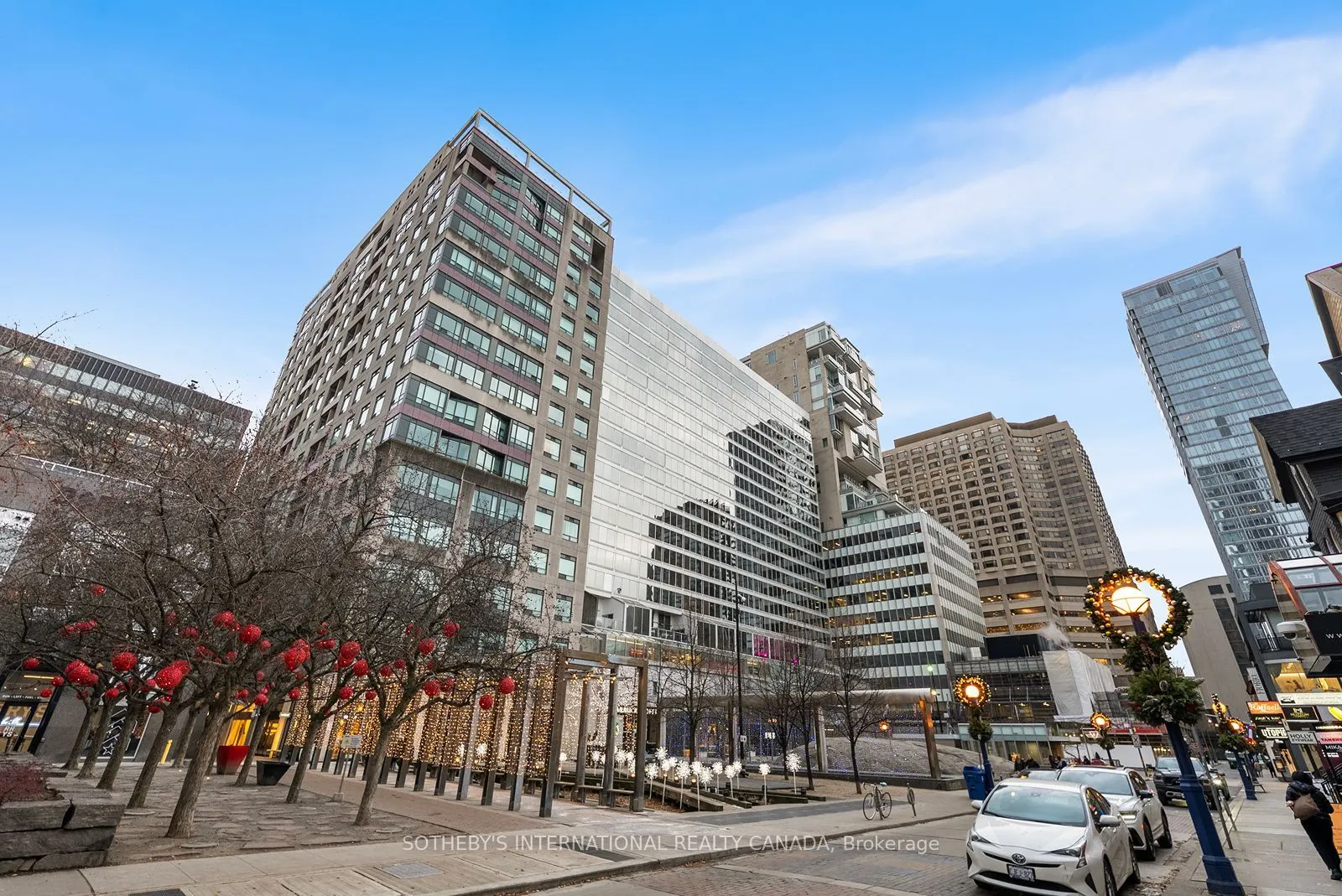 110 Bloor Street W #1009