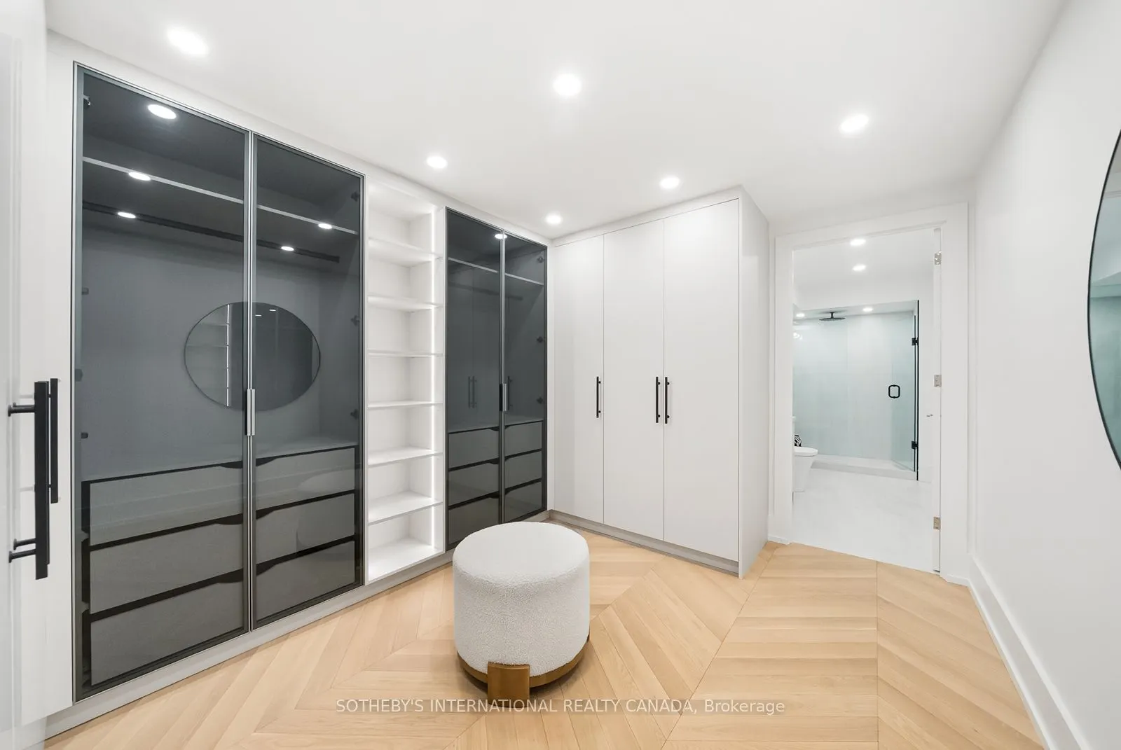 110 Bloor Street W #1009