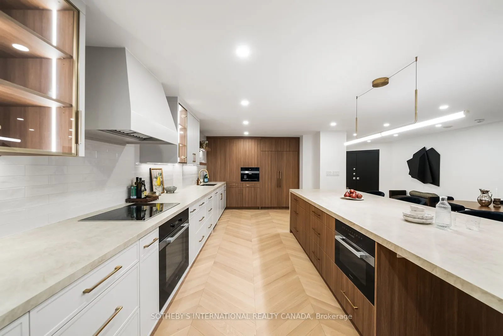 110 Bloor Street W #1009