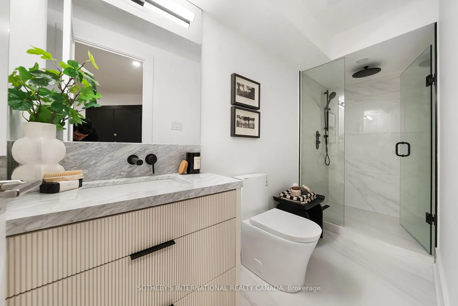 110 Bloor Street W #1009