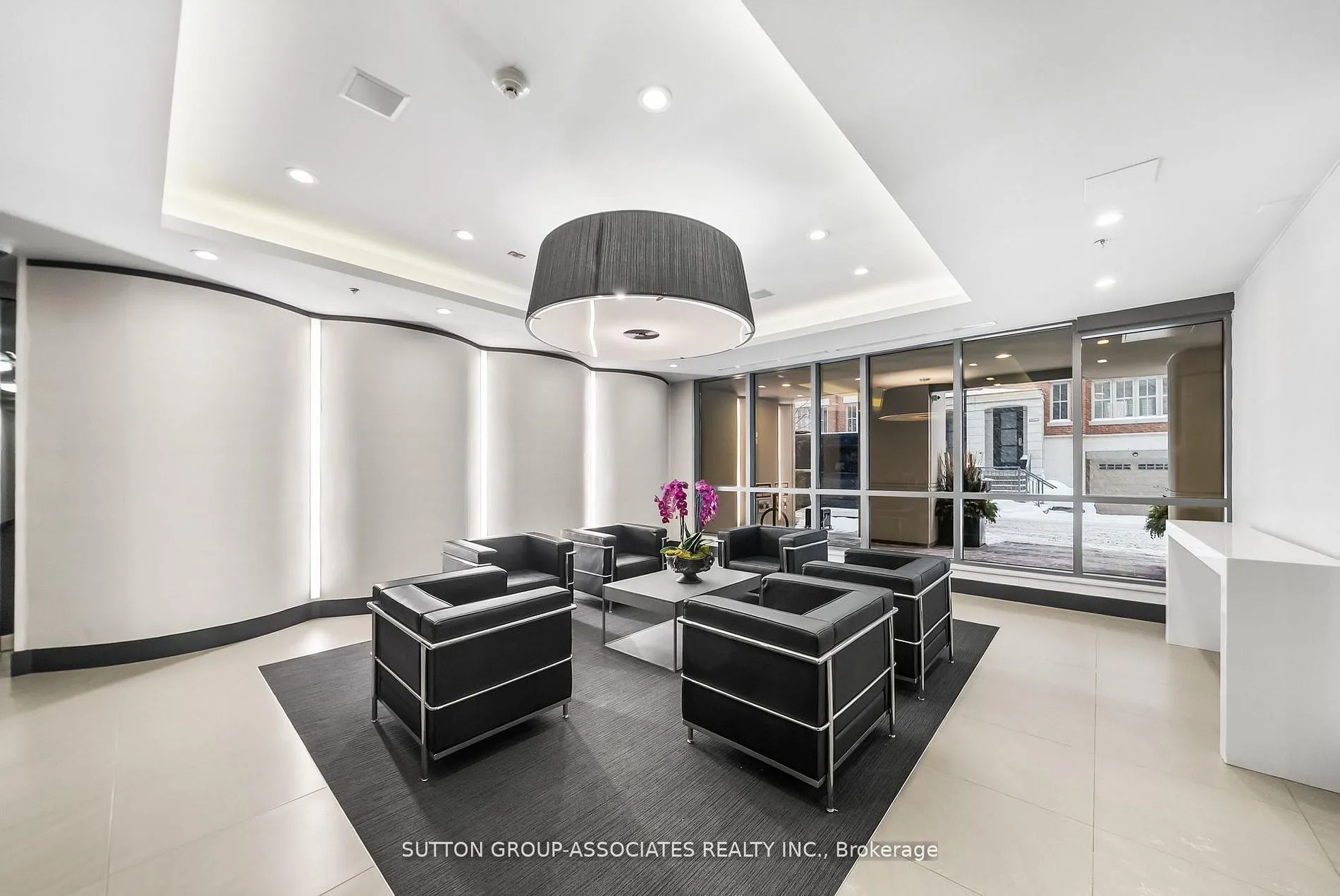 377 Madison Avenue #502