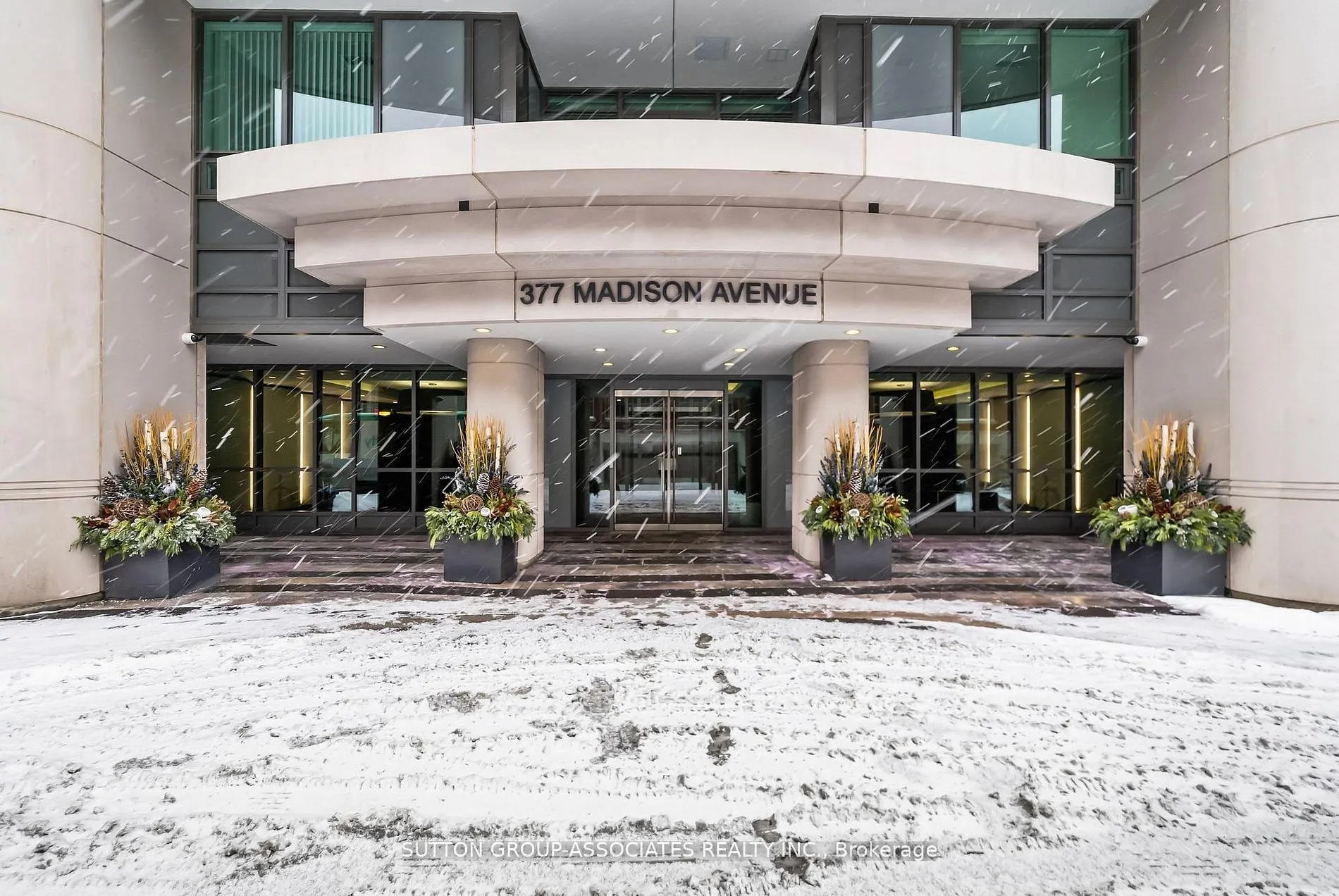 377 Madison Avenue #502