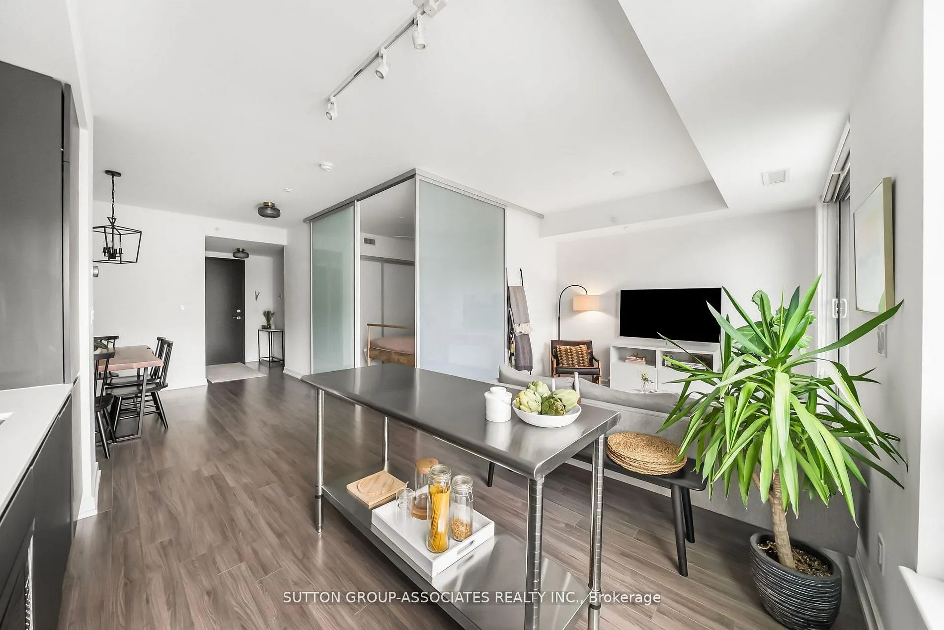 377 Madison Avenue #502