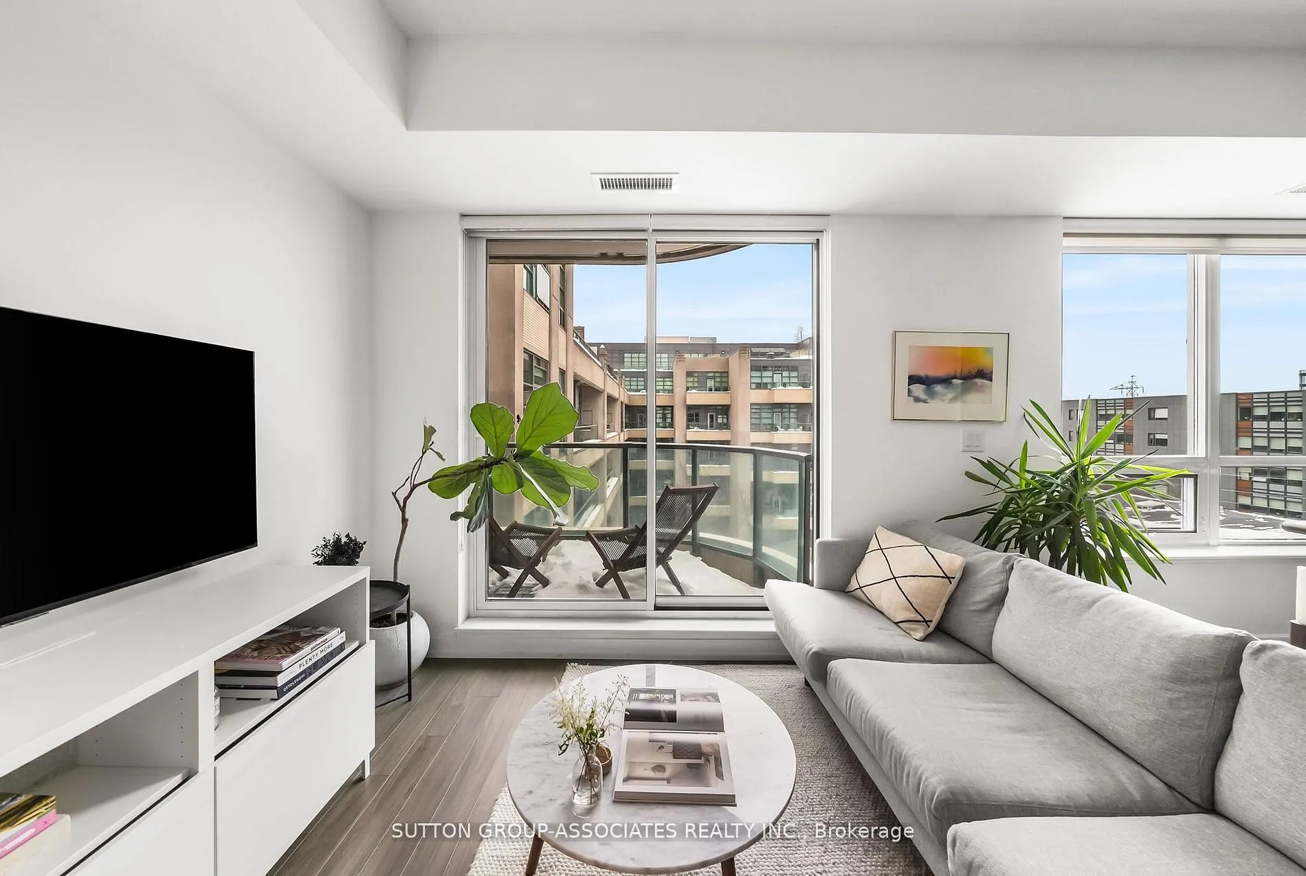 377 Madison Avenue #502