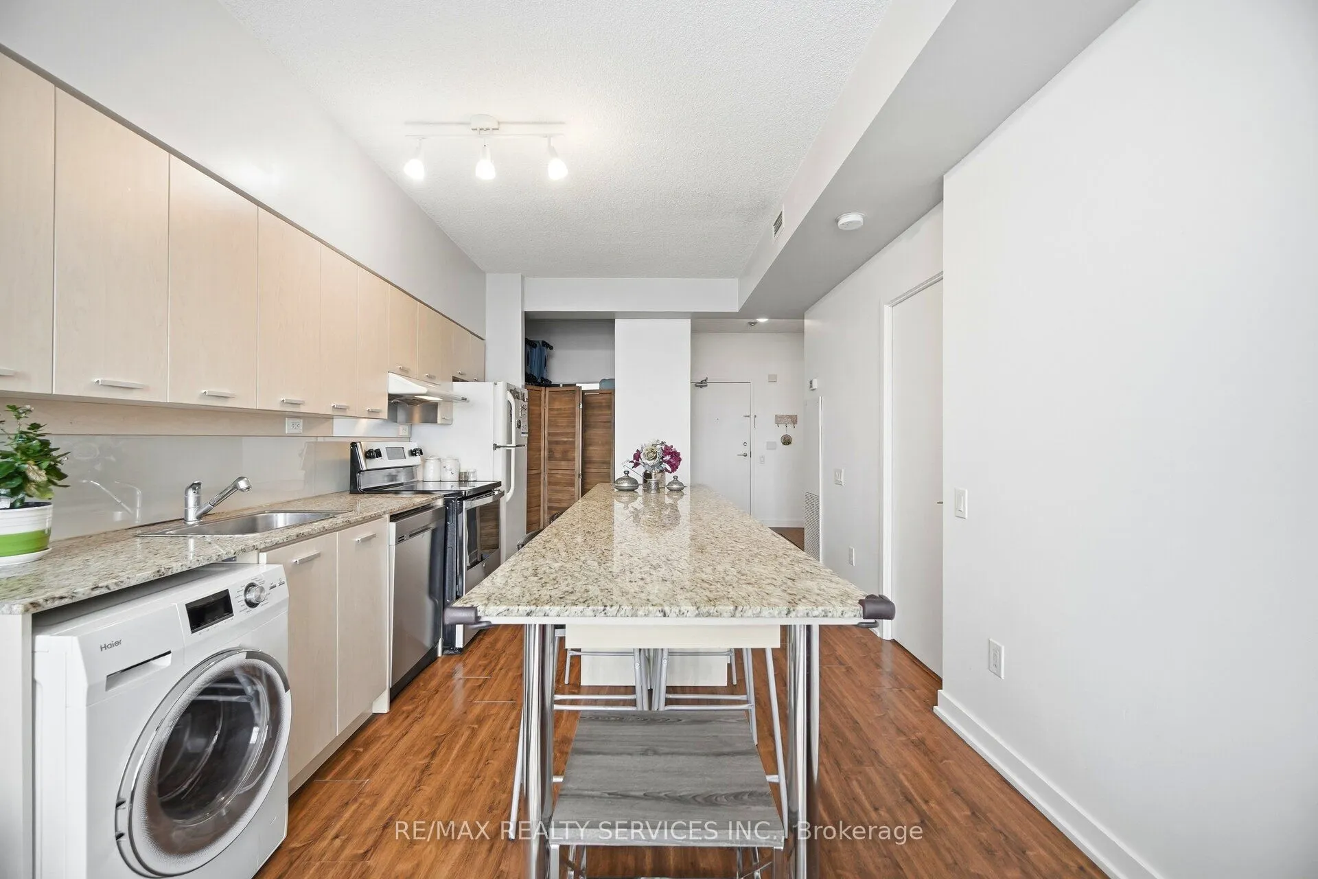 29 Singer Court #1910