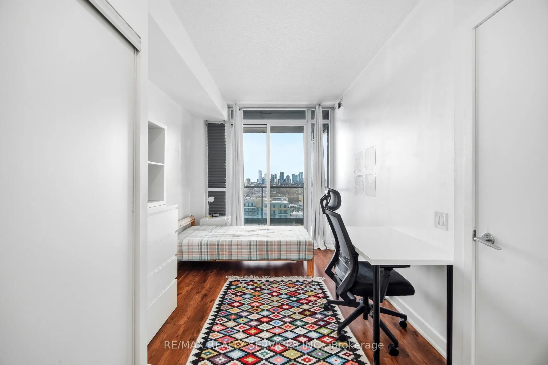 29 Singer Court #1910