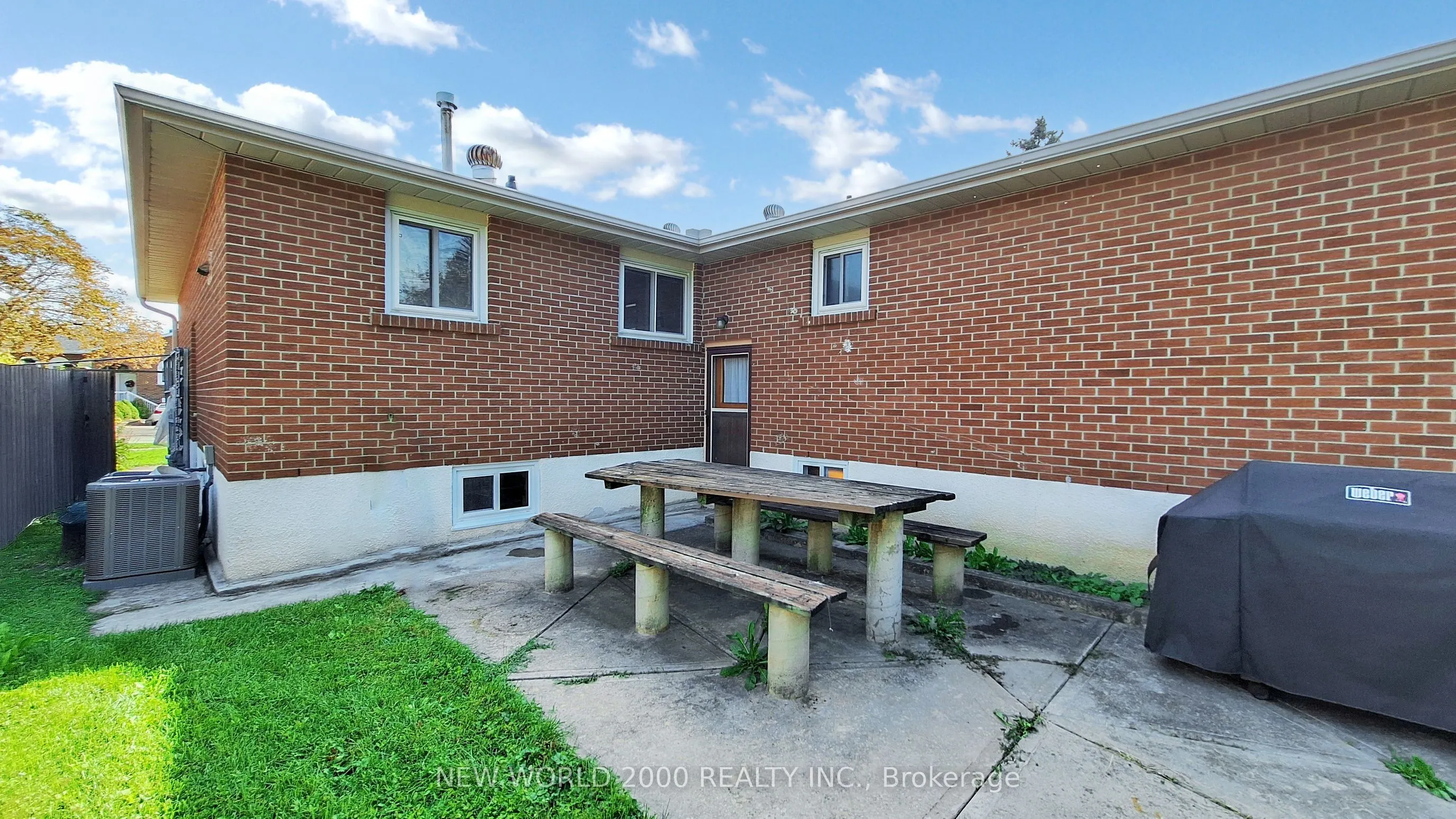 17 Squirewood Road