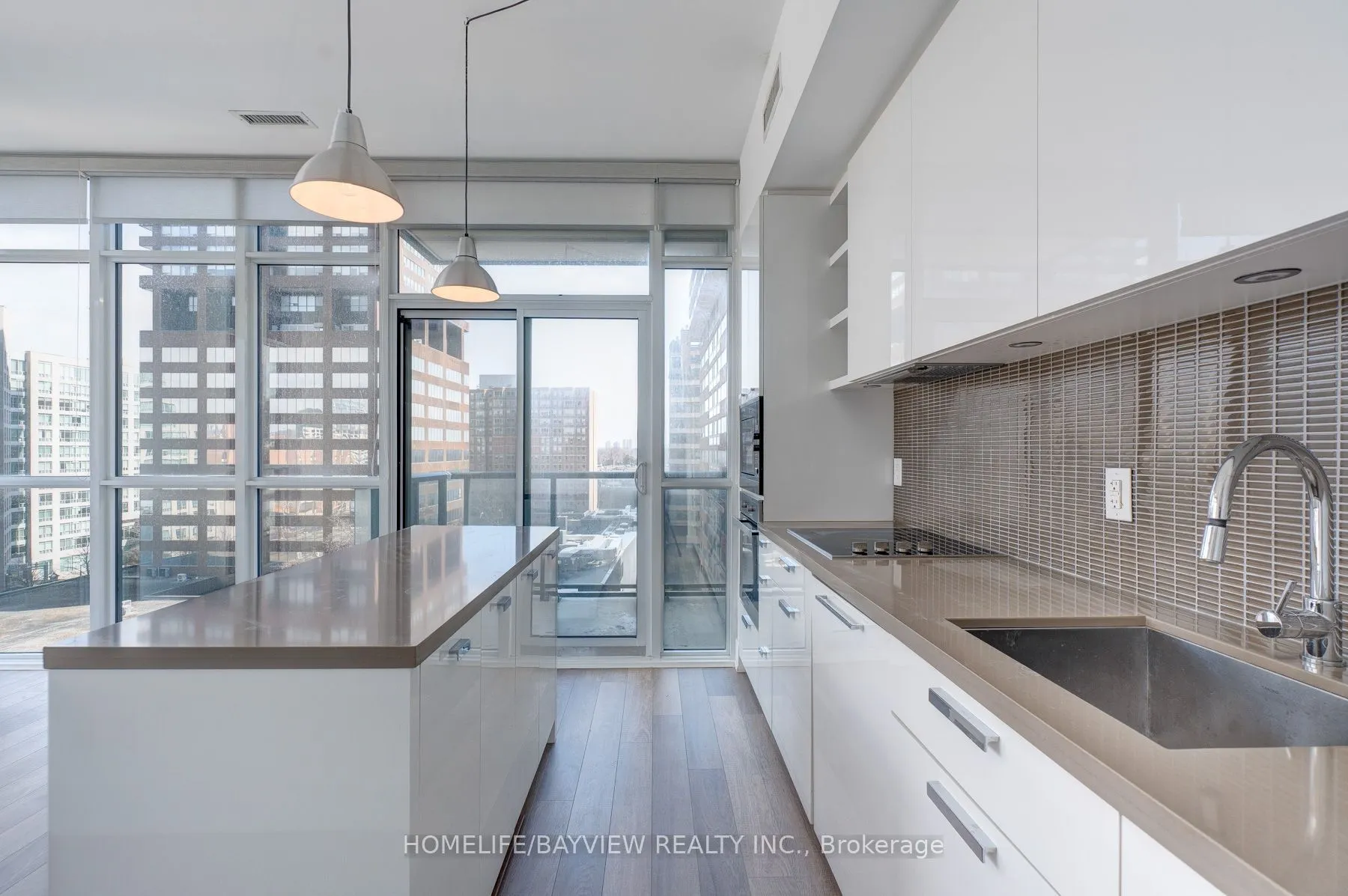 32 Davenport Road #703