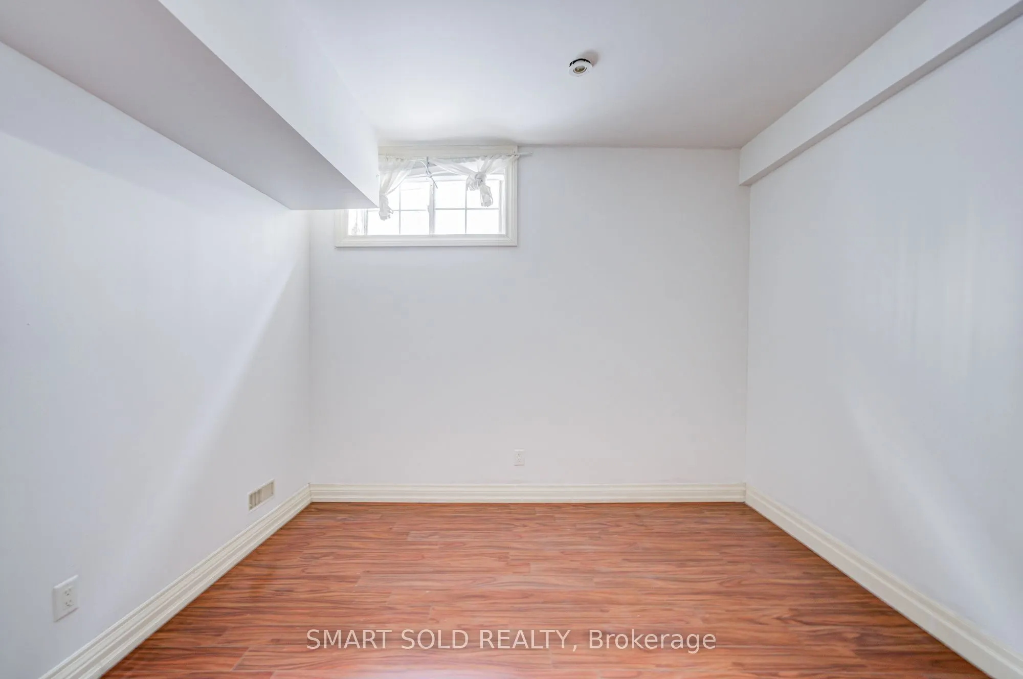 213 Maplehurst Avenue #Lower