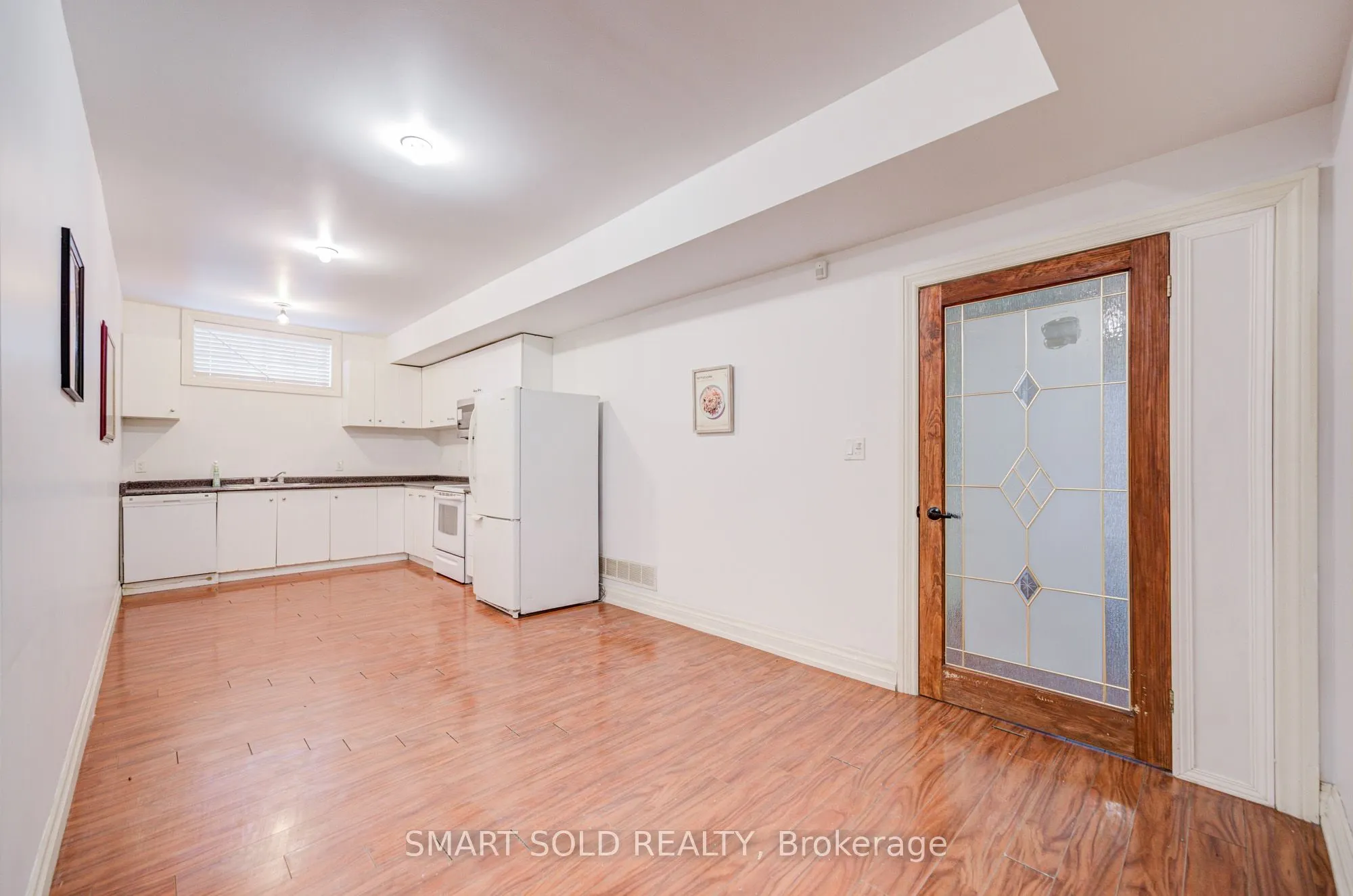 213 Maplehurst Avenue #Lower