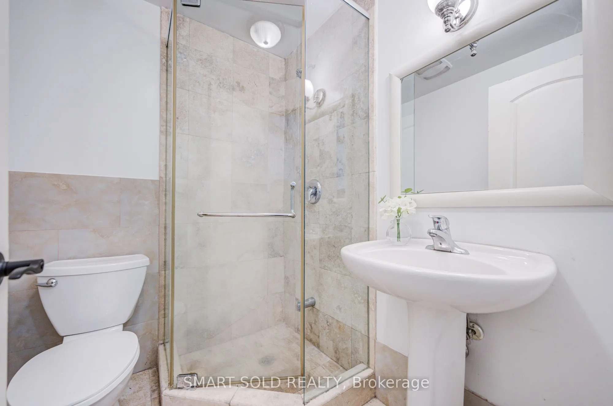 213 Maplehurst Avenue #Lower