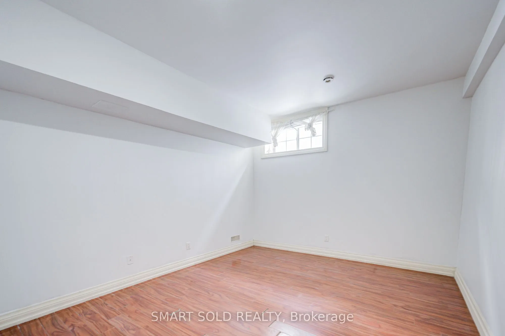 213 Maplehurst Avenue #Lower