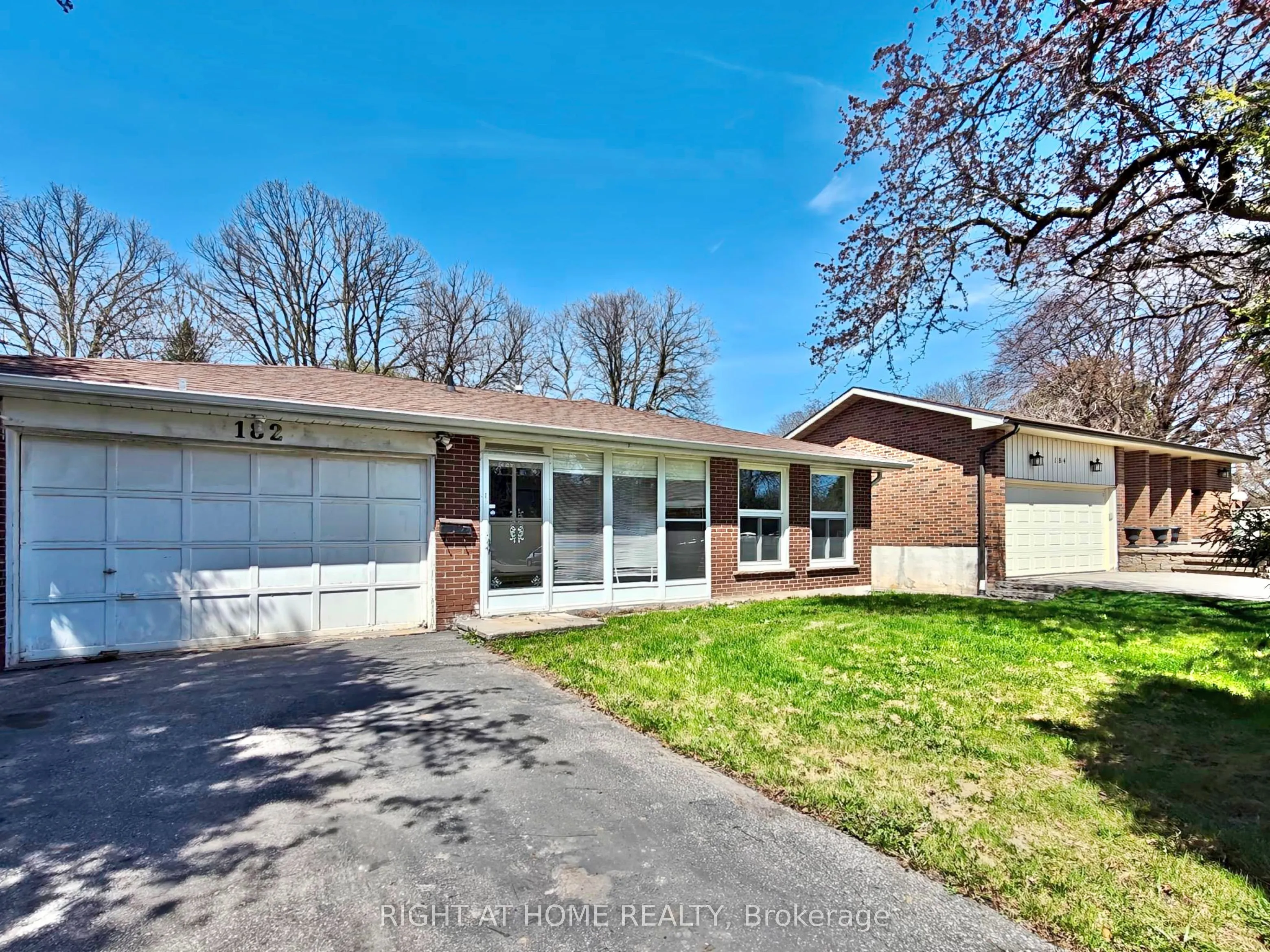 182 mcnicoll Avenue