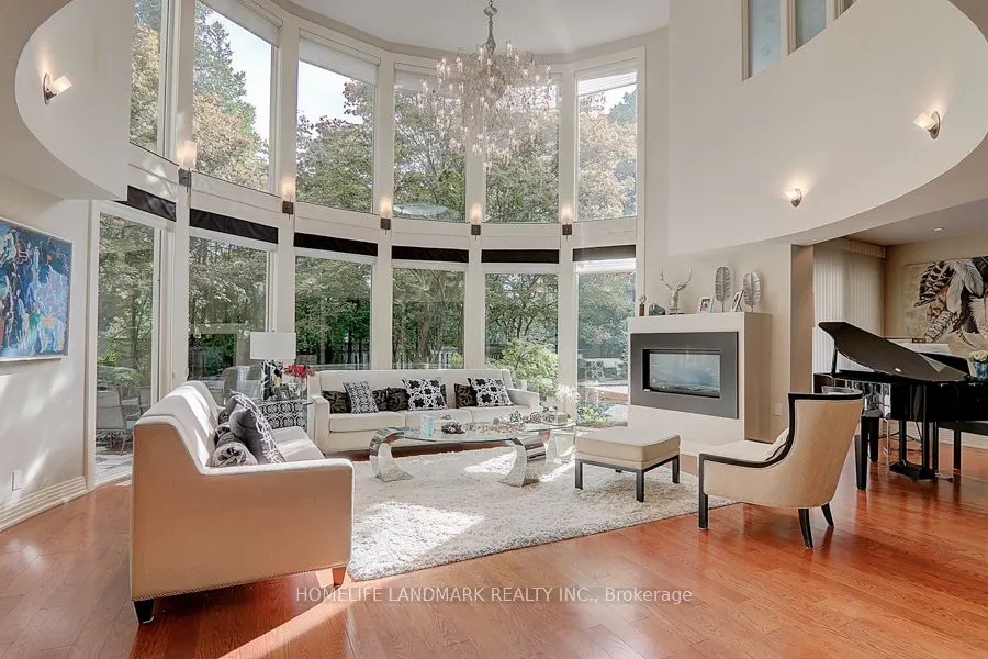 35 Gardiner Road E