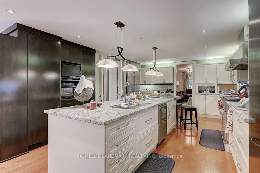 35 Gardiner Road E