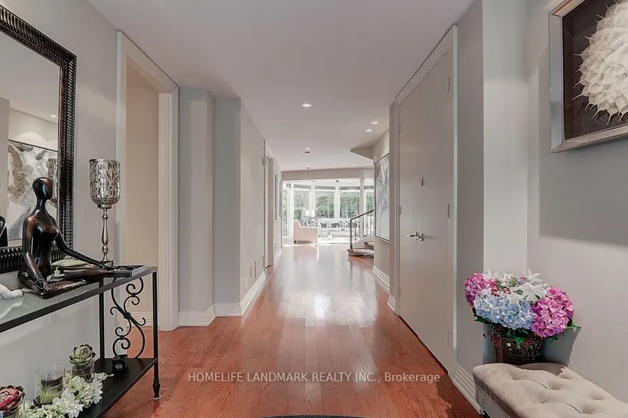 35 Gardiner Road E