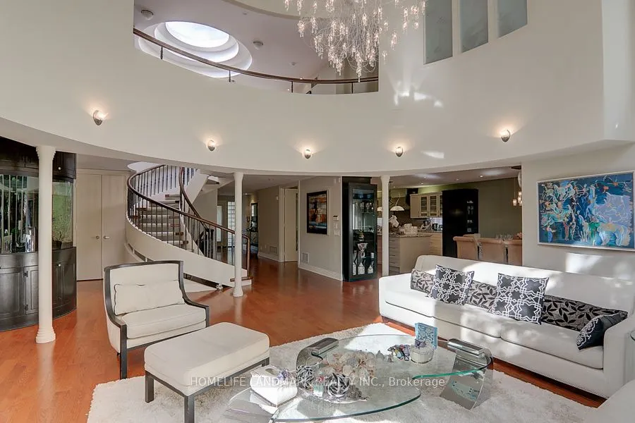 35 Gardiner Road E
