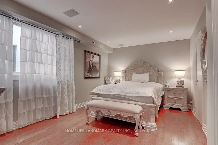 35 Gardiner Road E