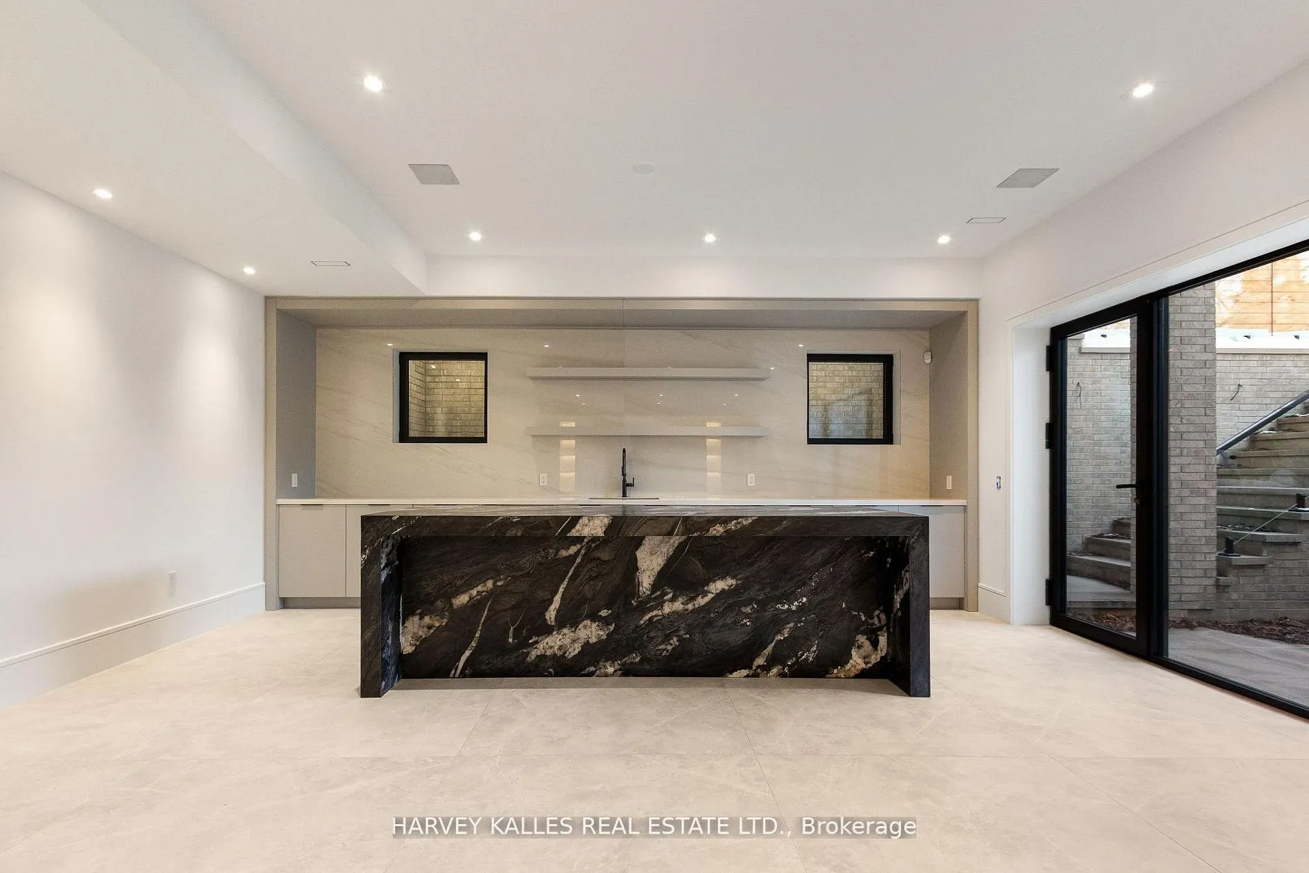 370 Glengrove Avenue W