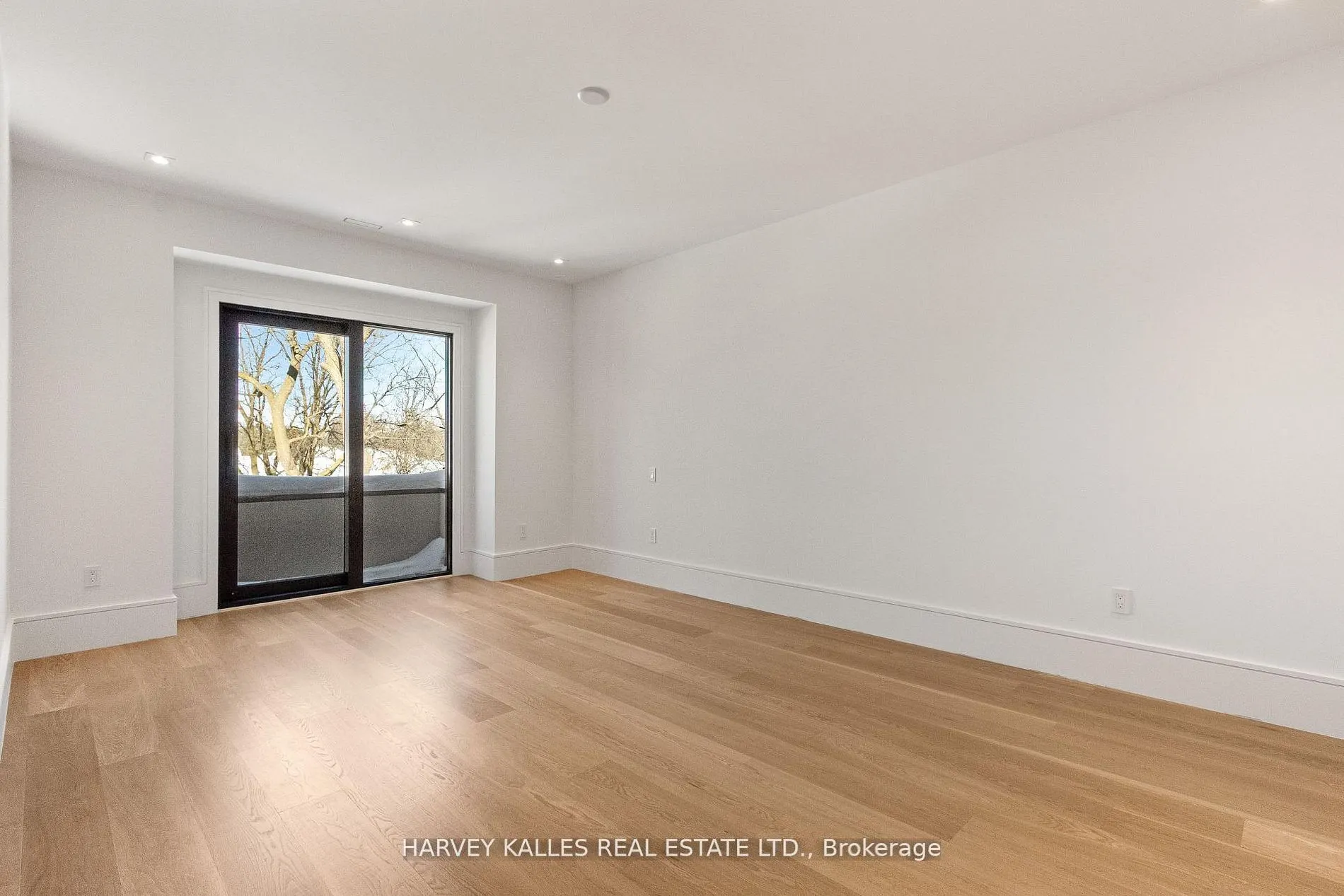 370 Glengrove Avenue W