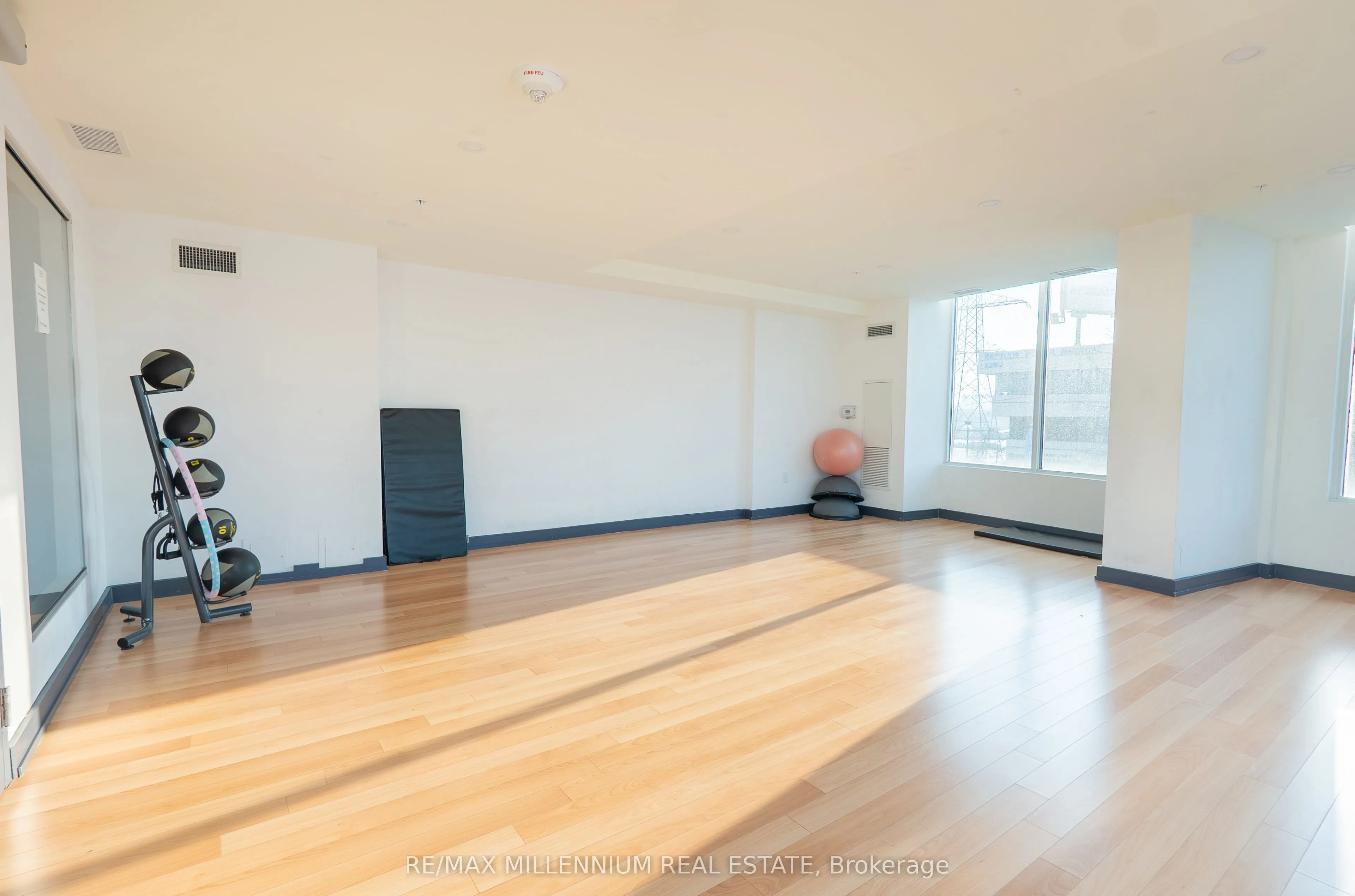 3237 Bayview Avenue #1112