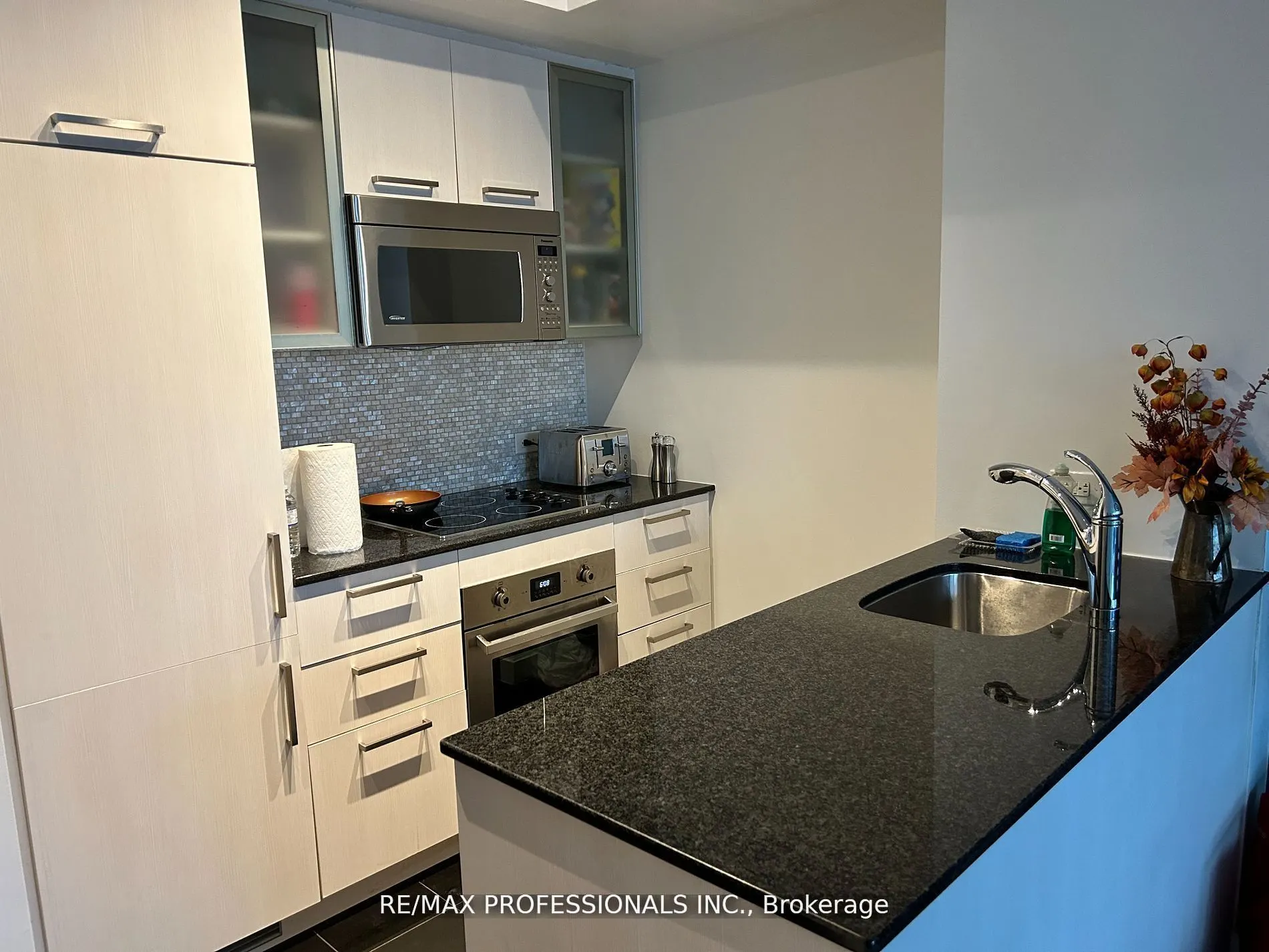 12 York Street #2503