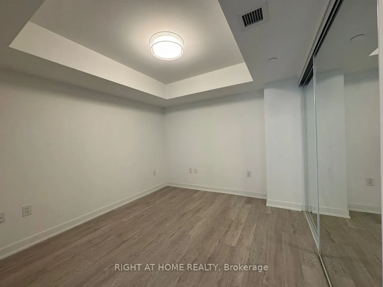 3 Strathgowan Avenue #324