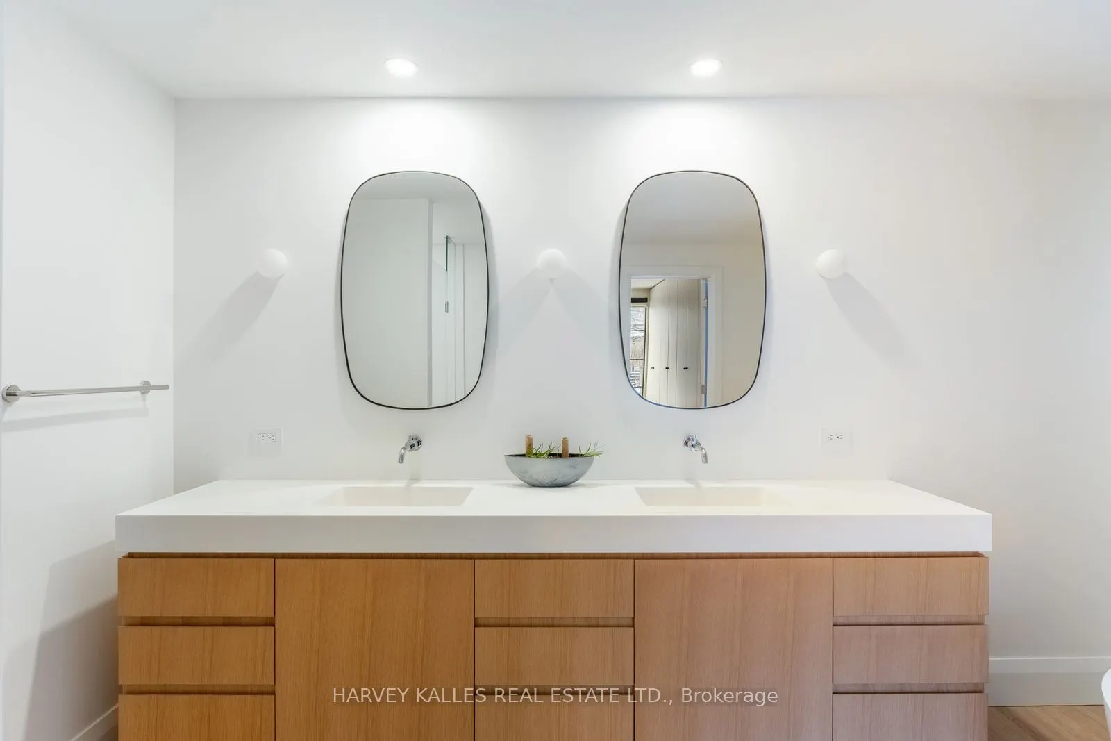 34 Coulson Avenue #B