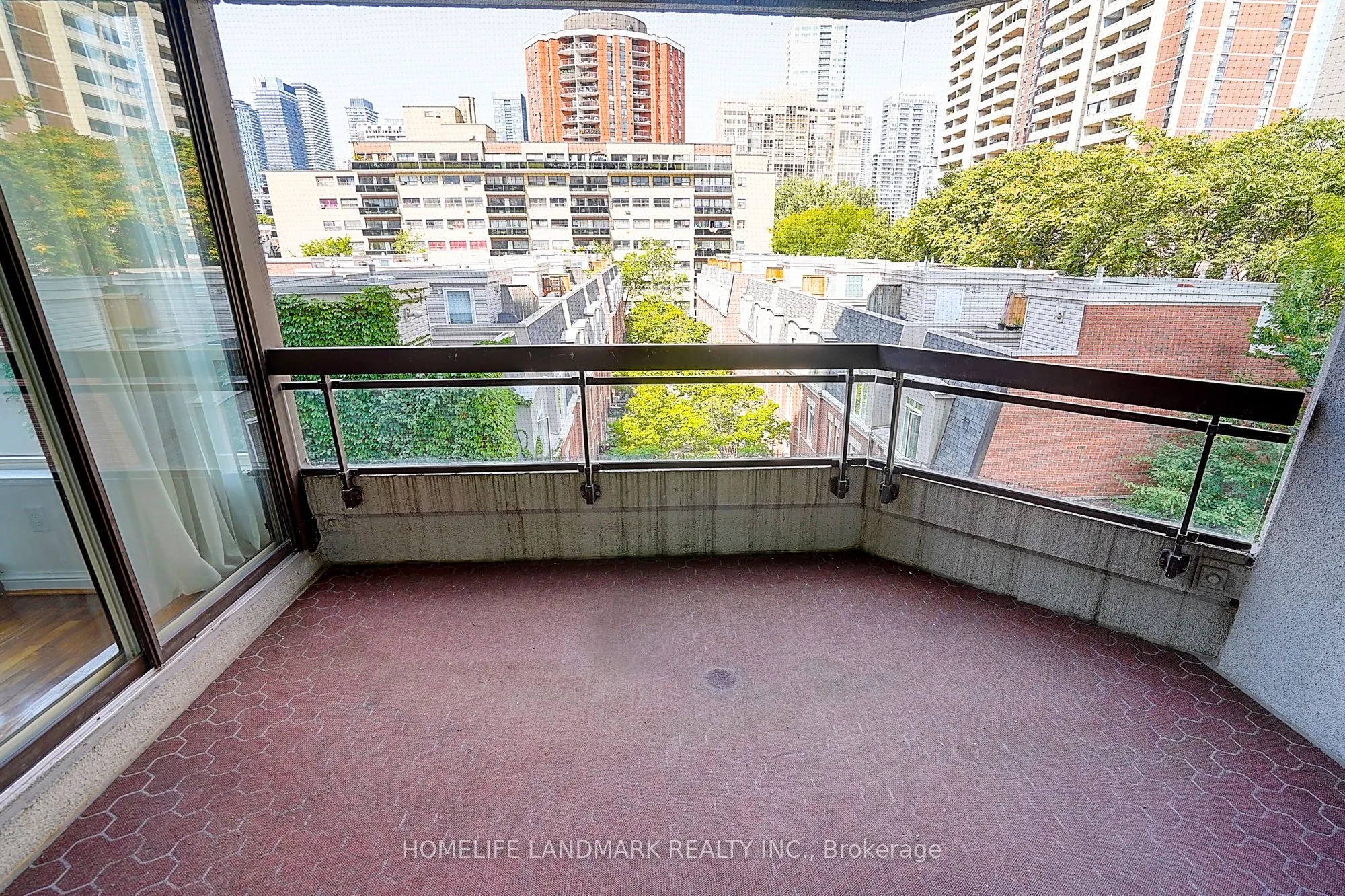 130 Carlton Street #503