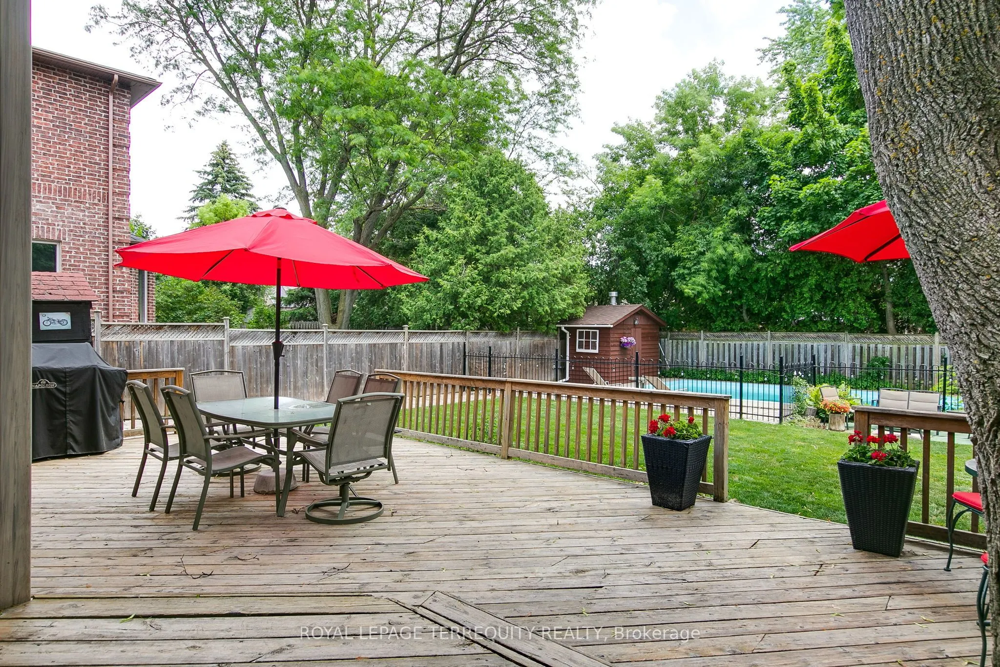 11 Urbandale Avenue