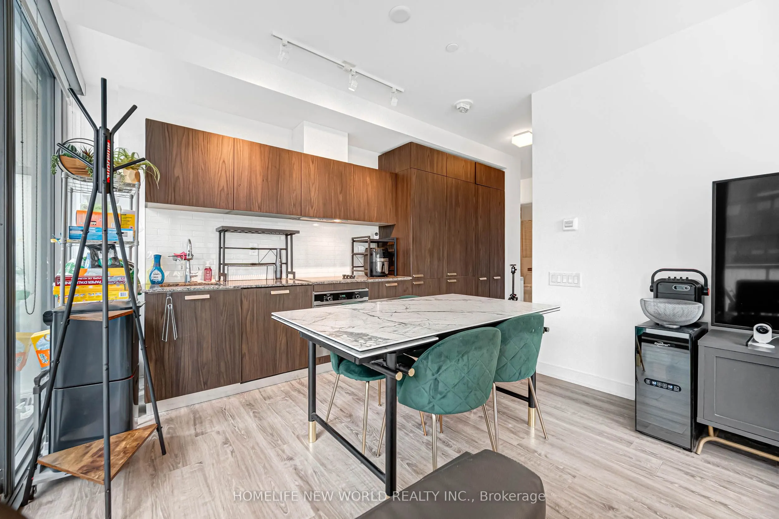 50 Charles Street E #1103