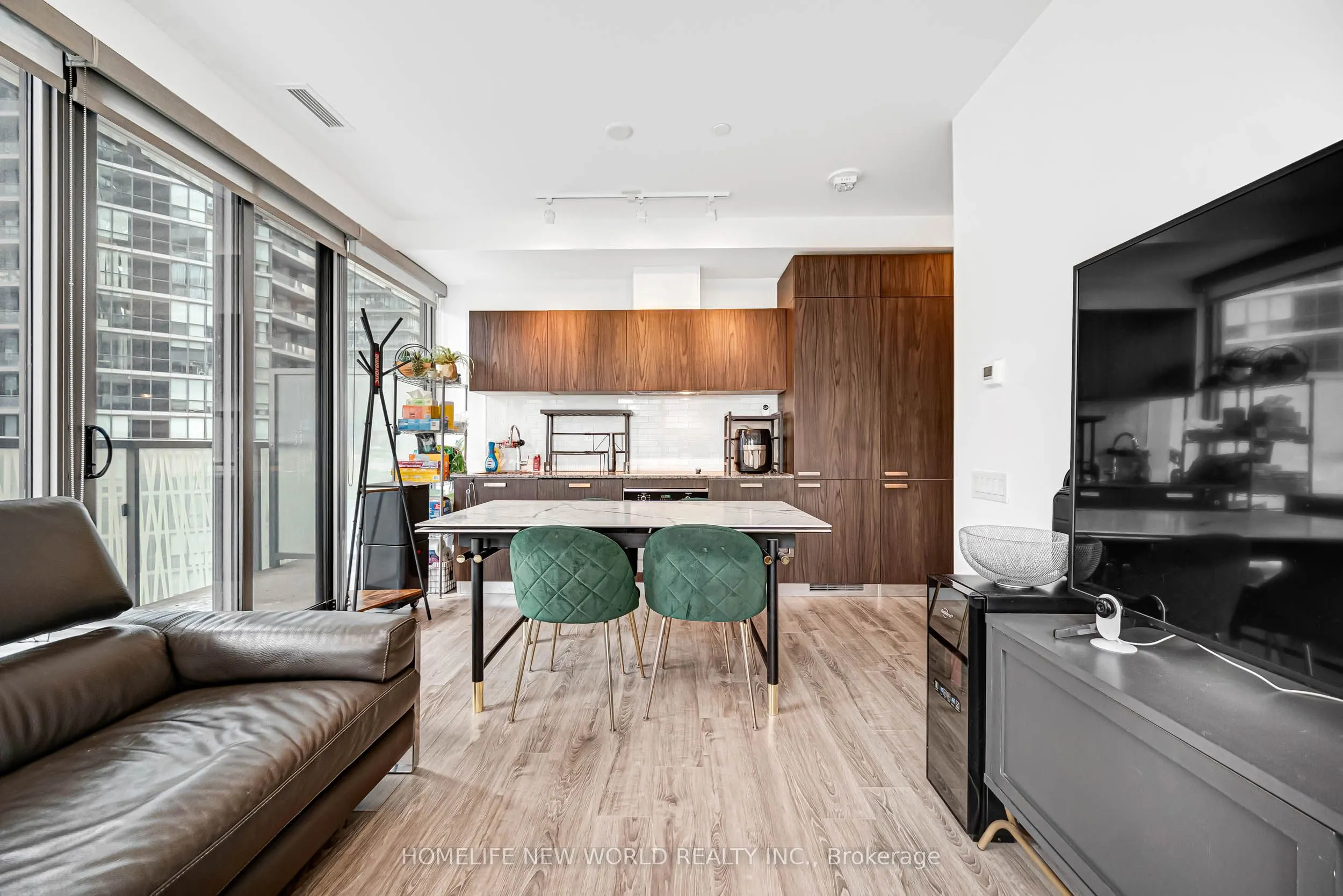 50 Charles Street E #1103