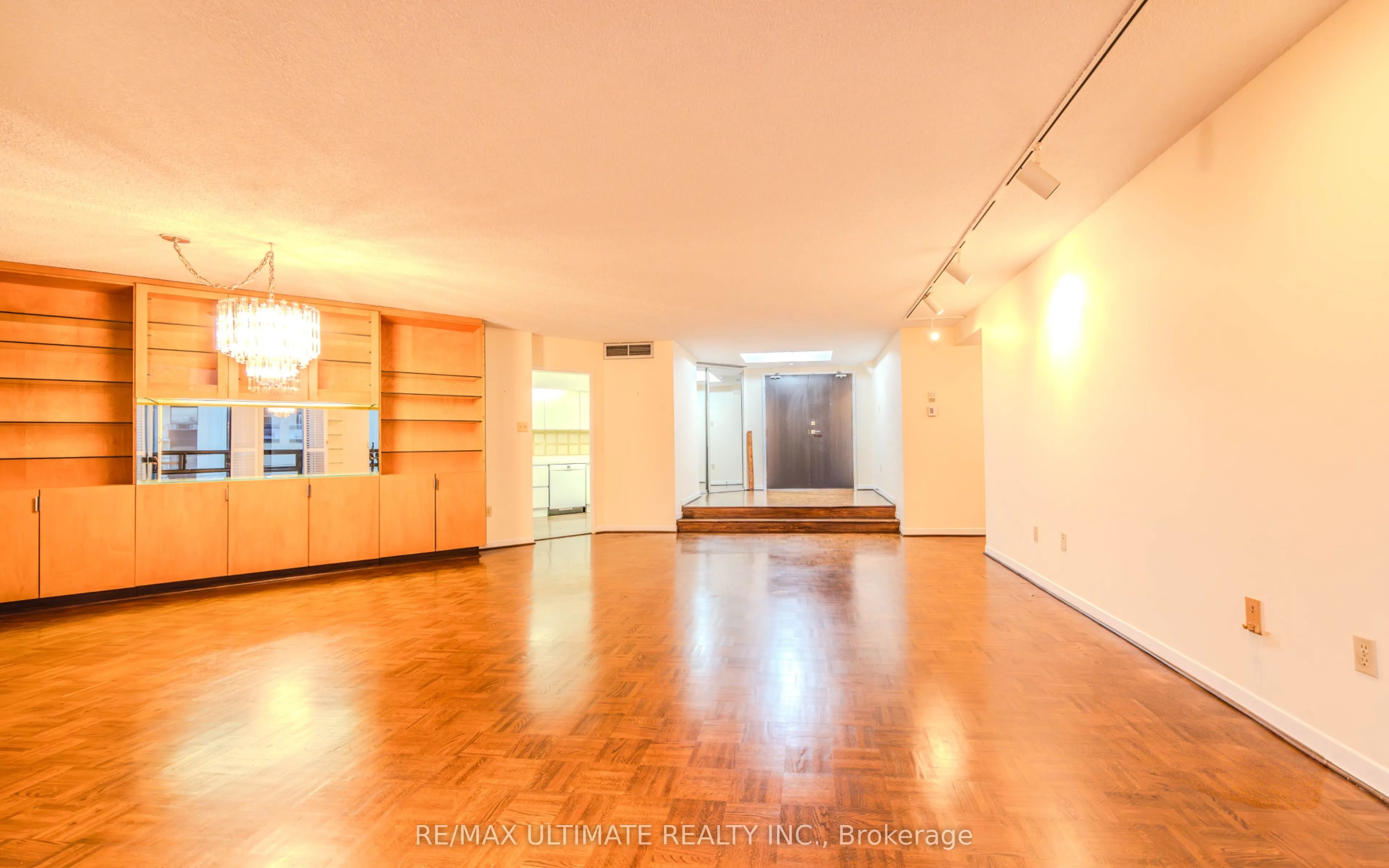 240 Heath Street W #201