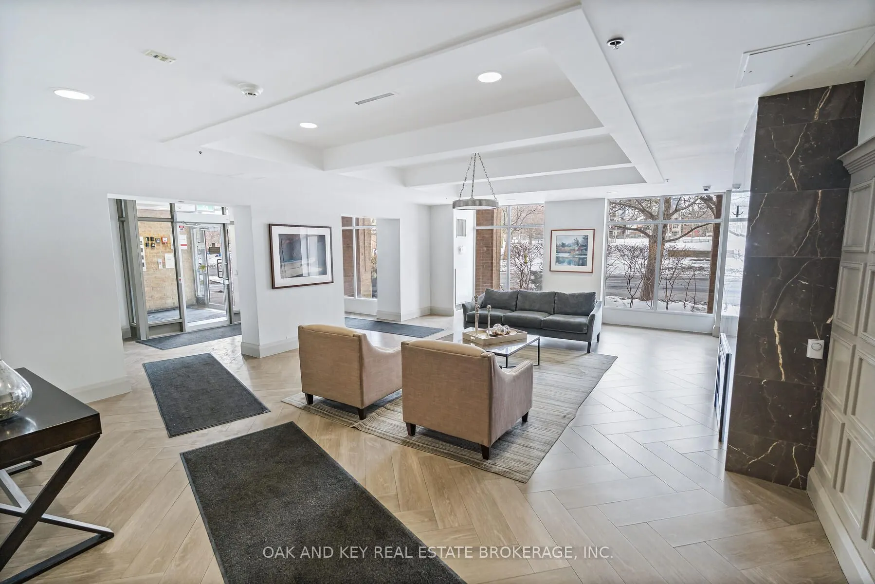 245 Davisville Avenue #613