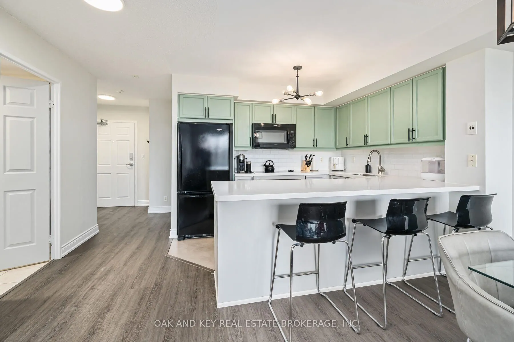 245 Davisville Avenue #613